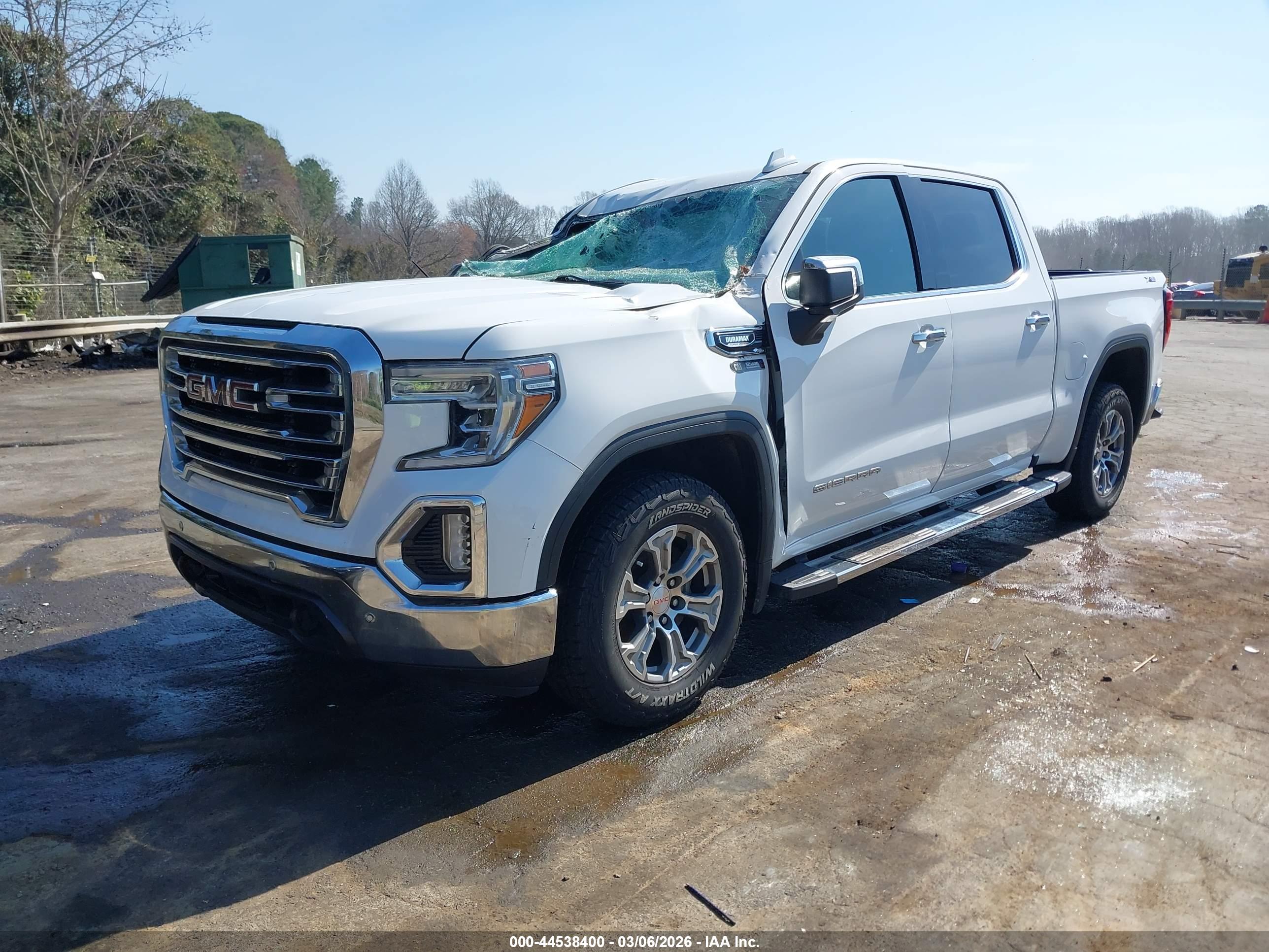 GMC SIERRA image 2