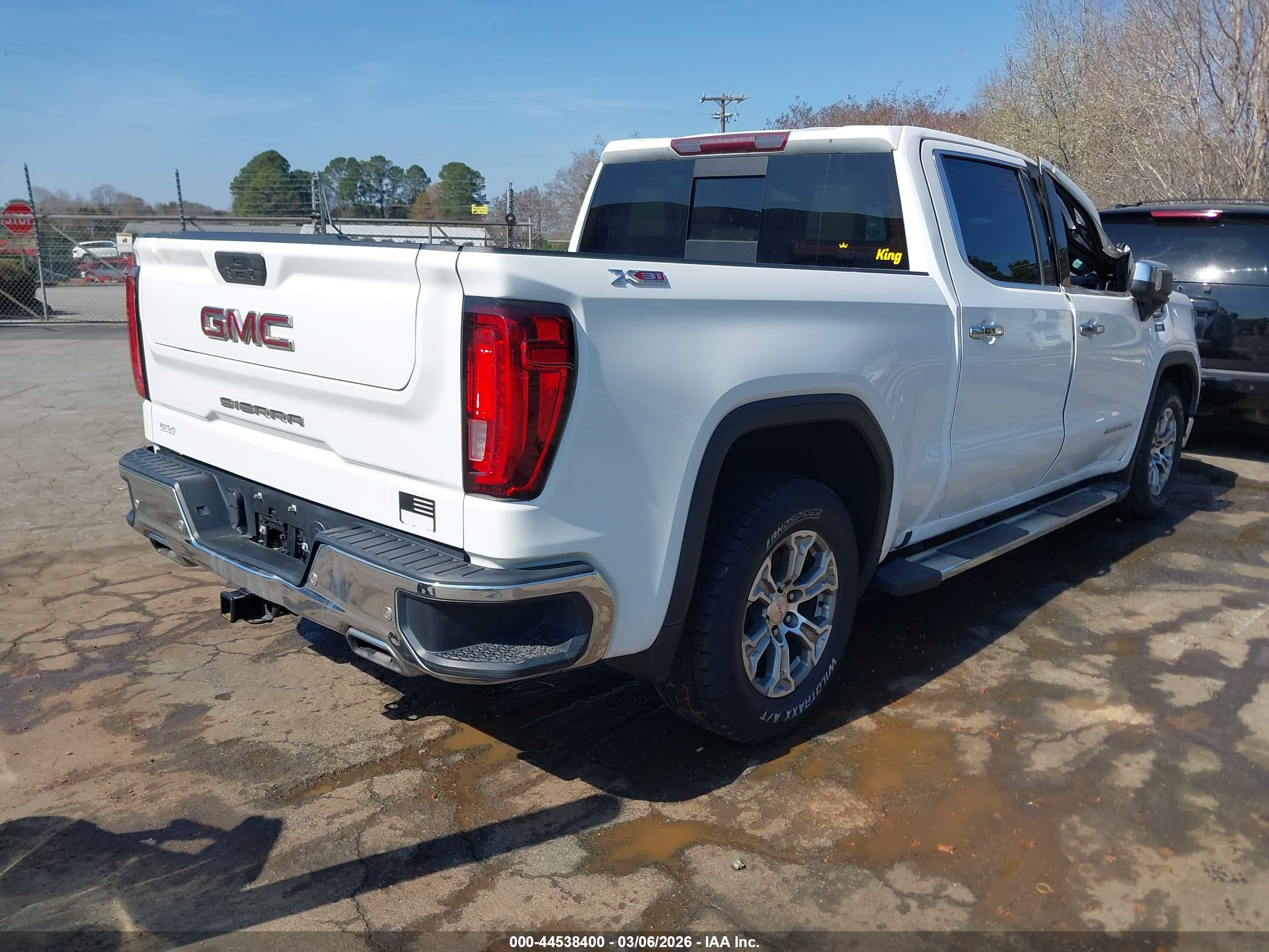 GMC SIERRA image 4