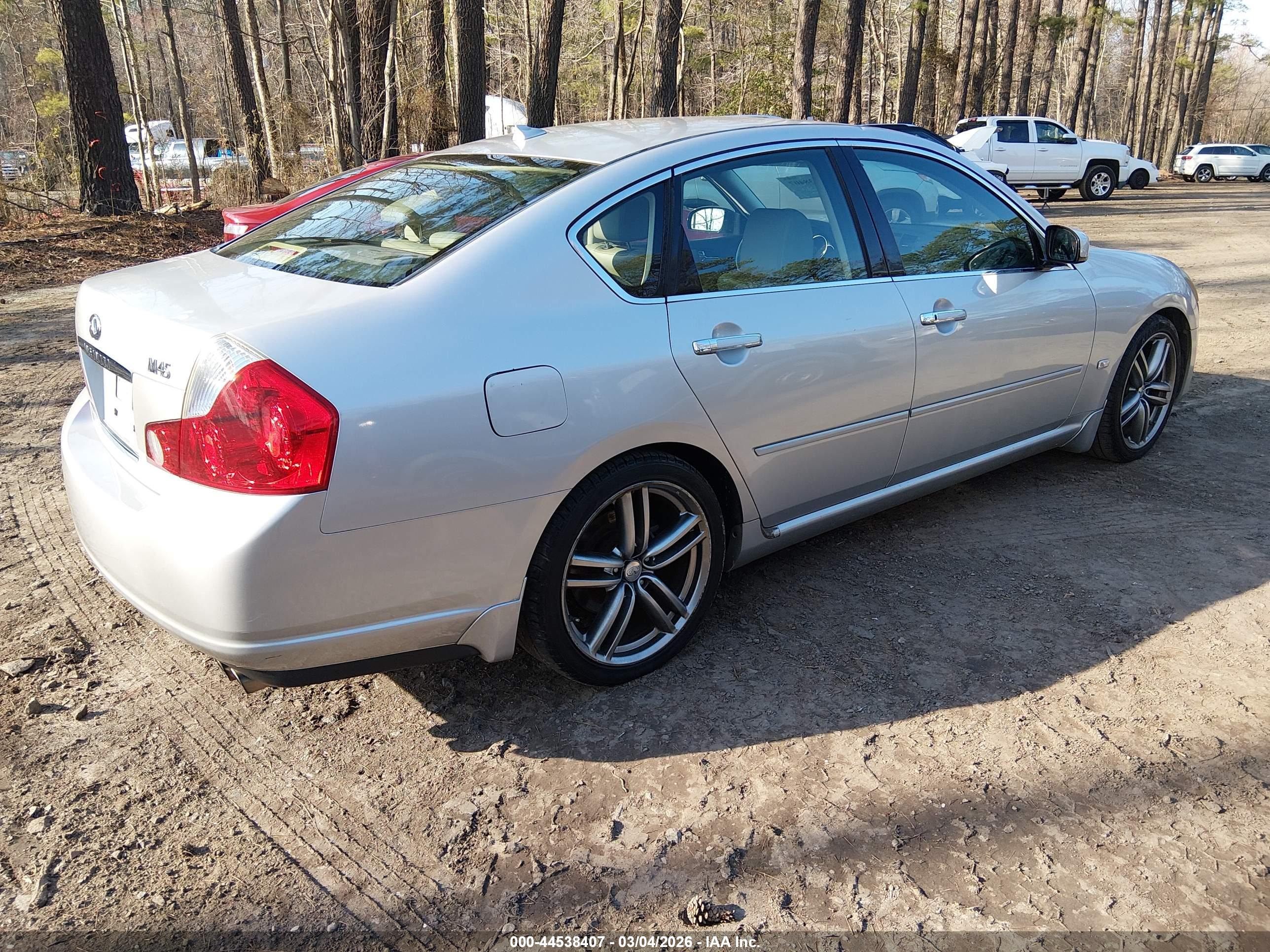 INFINITI M45 image 4