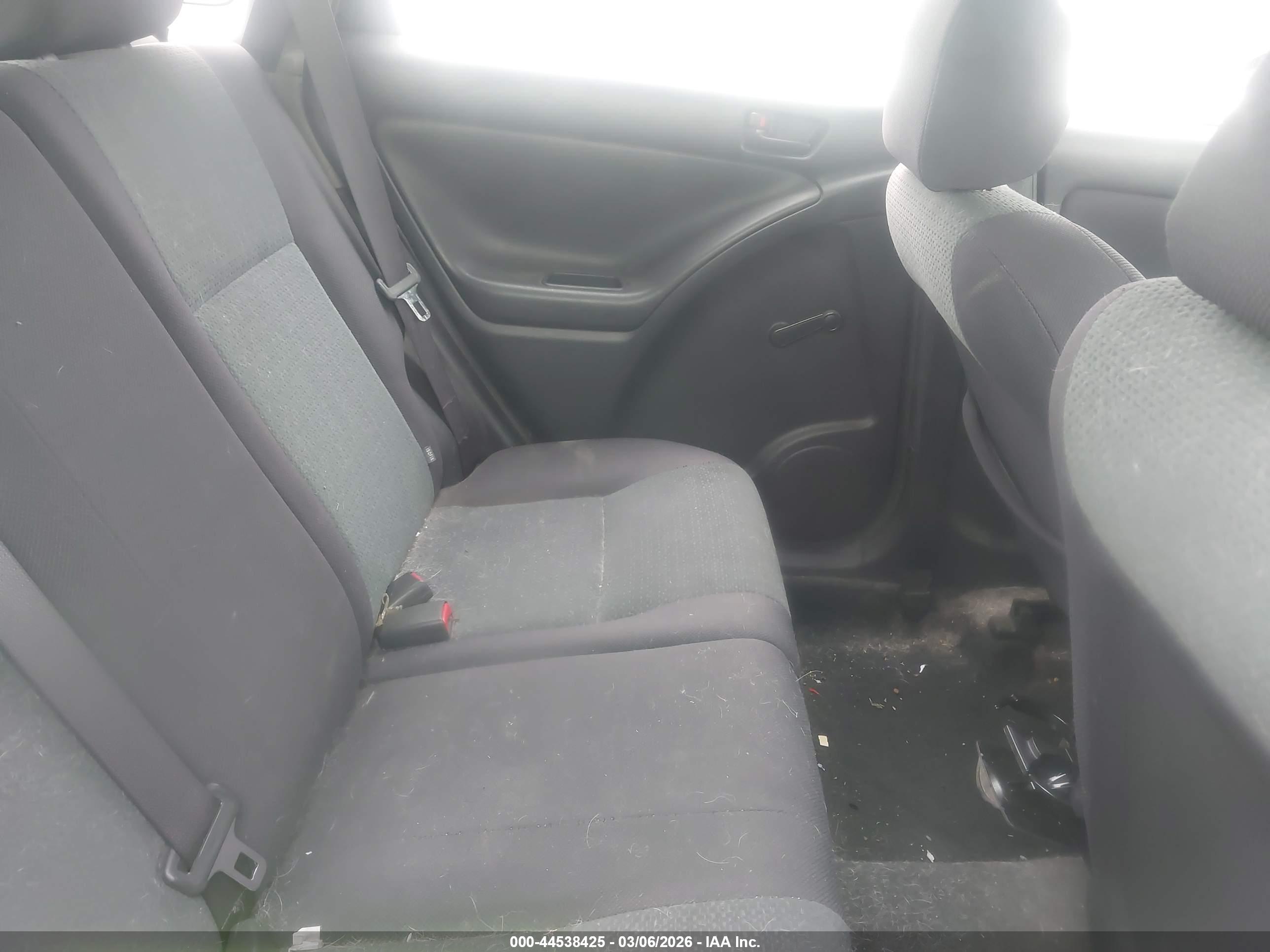 TOYOTA MATRIX image 8