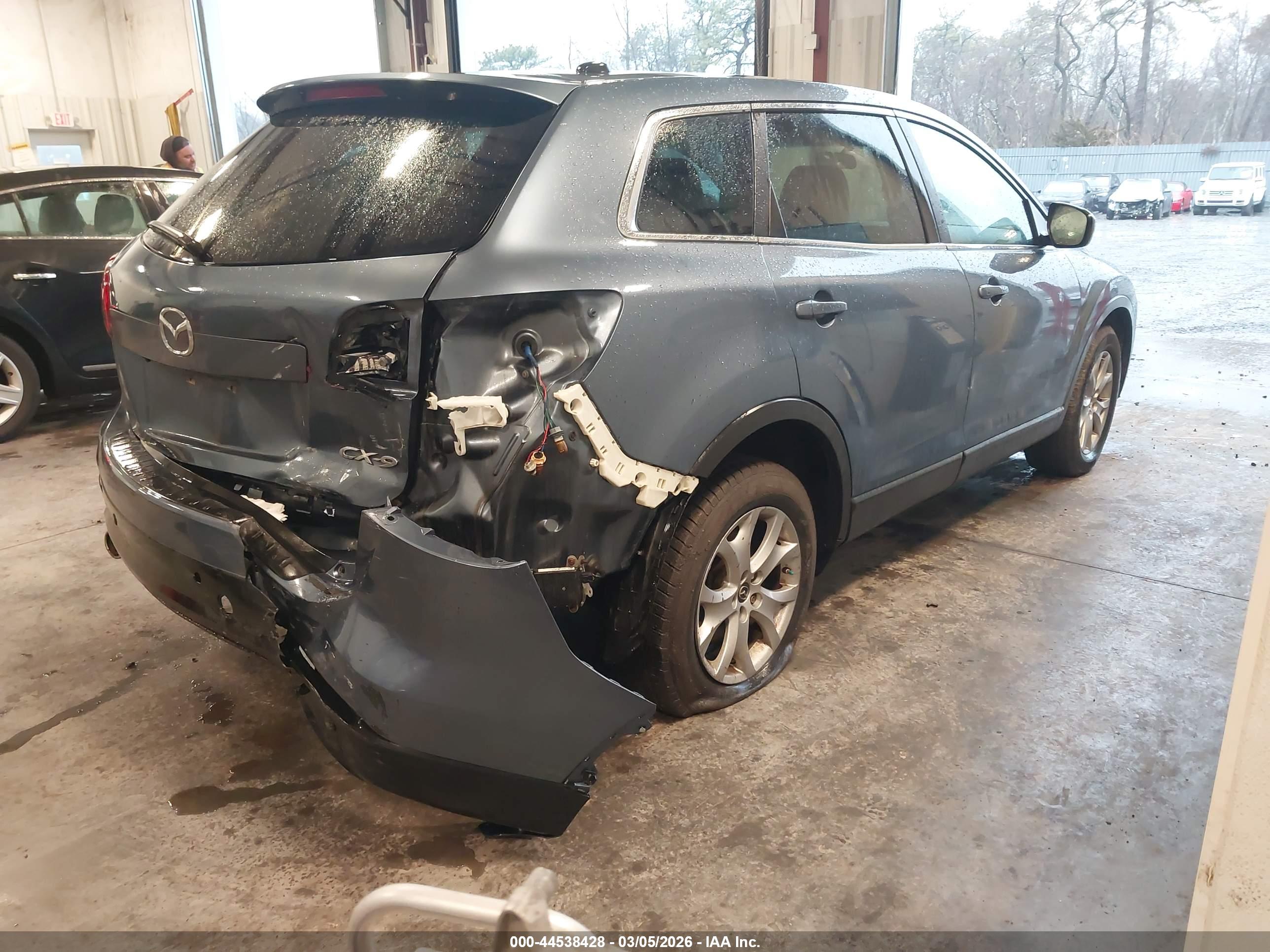 MAZDA CX-9 image 4