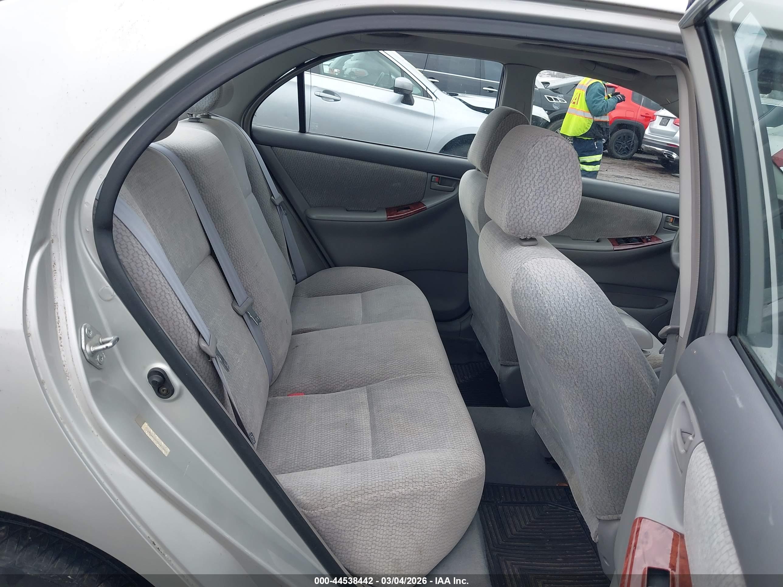 TOYOTA COROLLA image 8