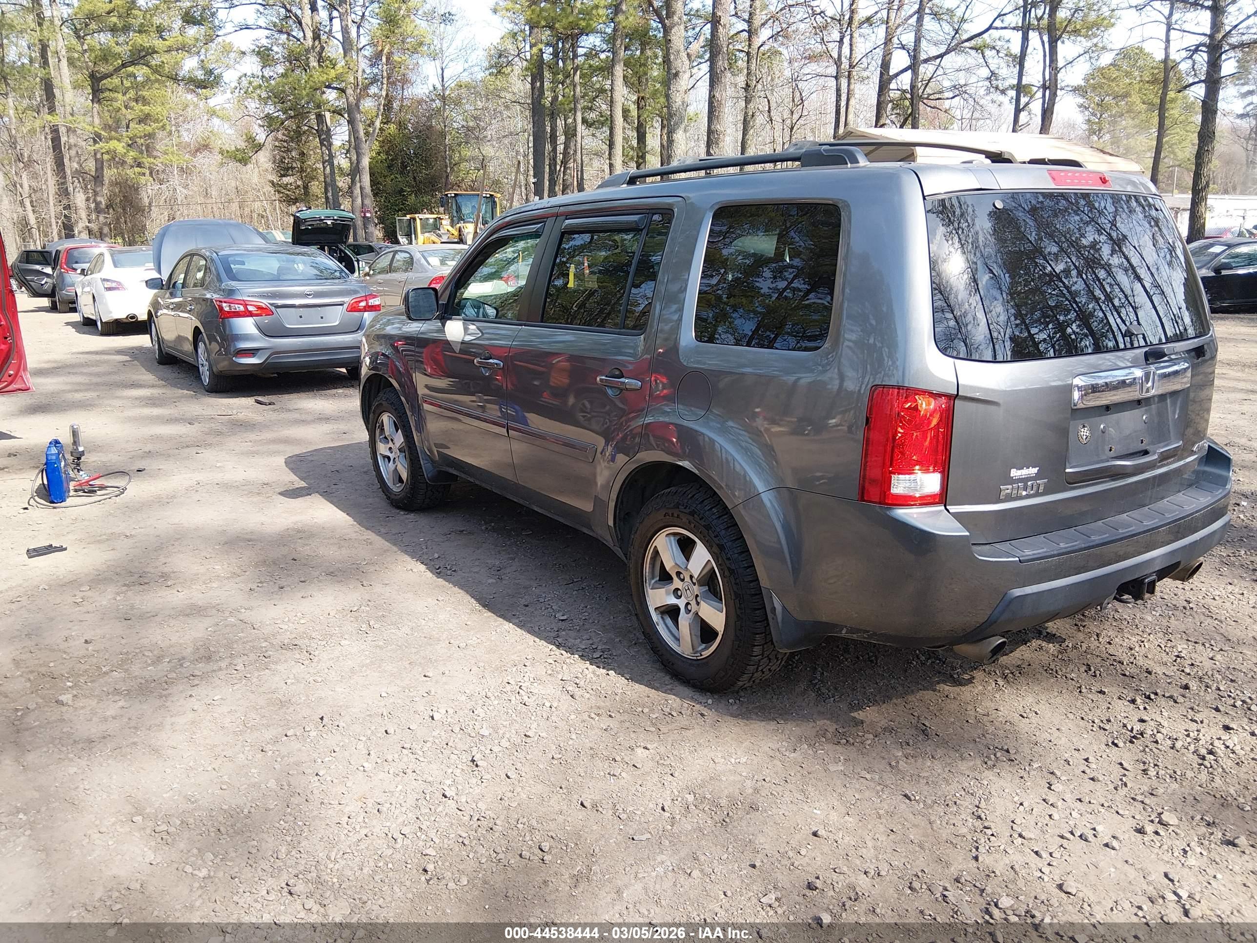 HONDA PILOT image 3
