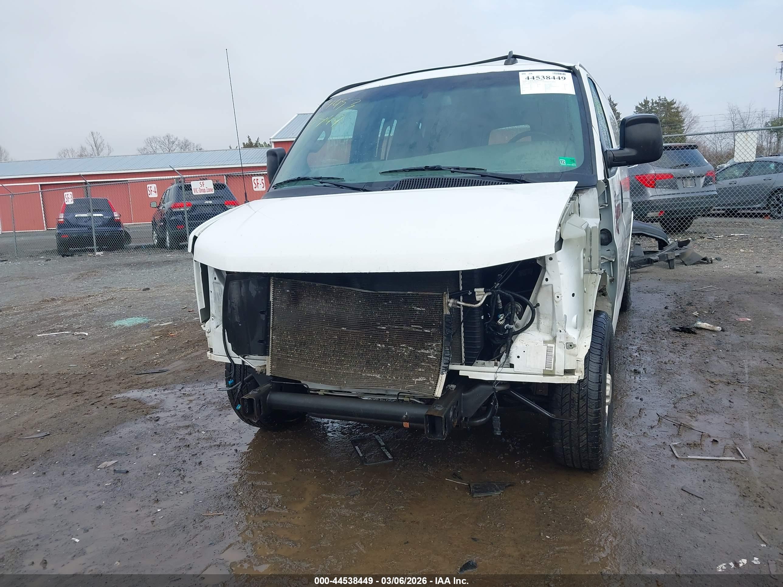 CHEVROLET EXPRESS image 6