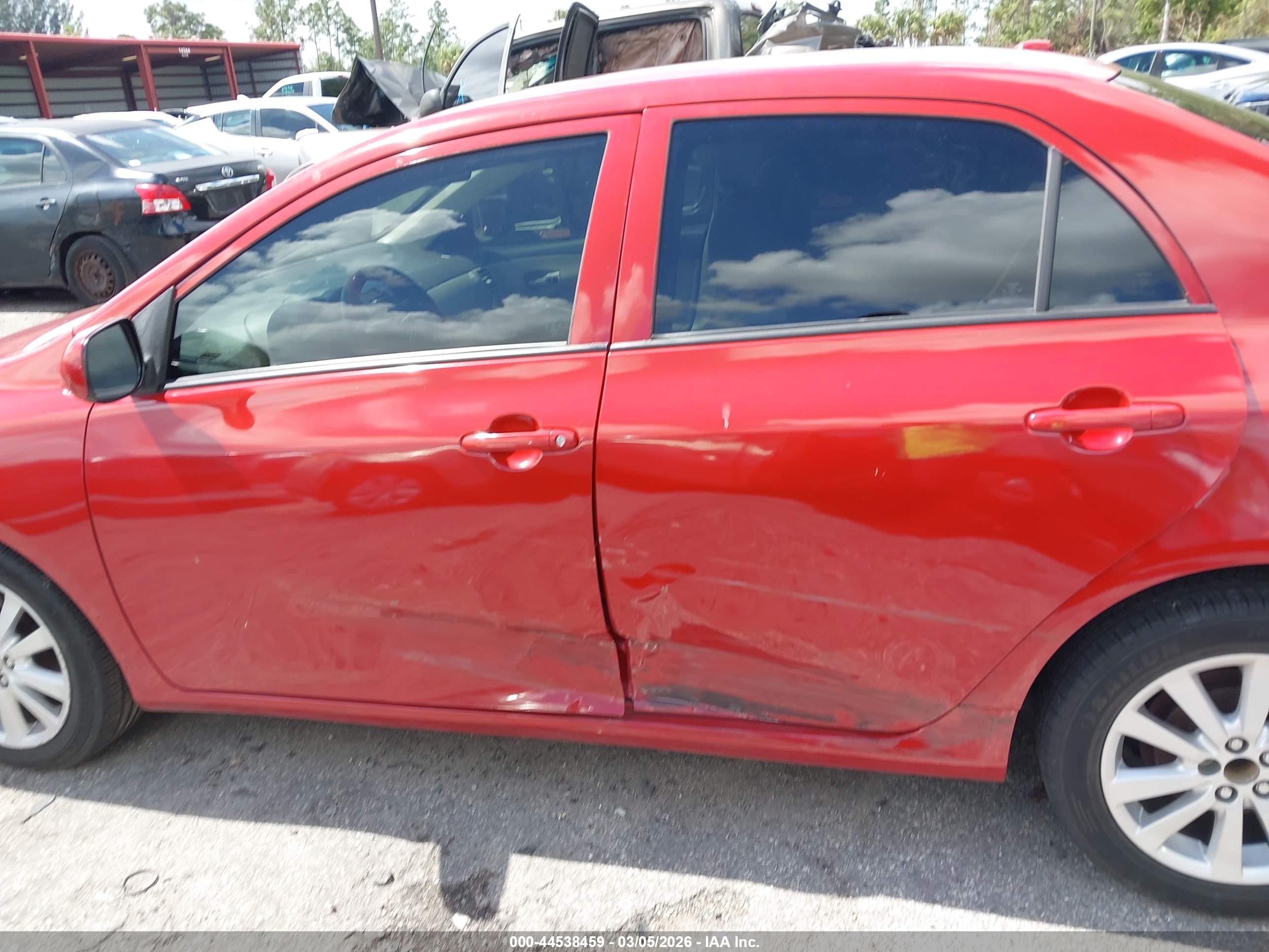 TOYOTA COROLLA image 6