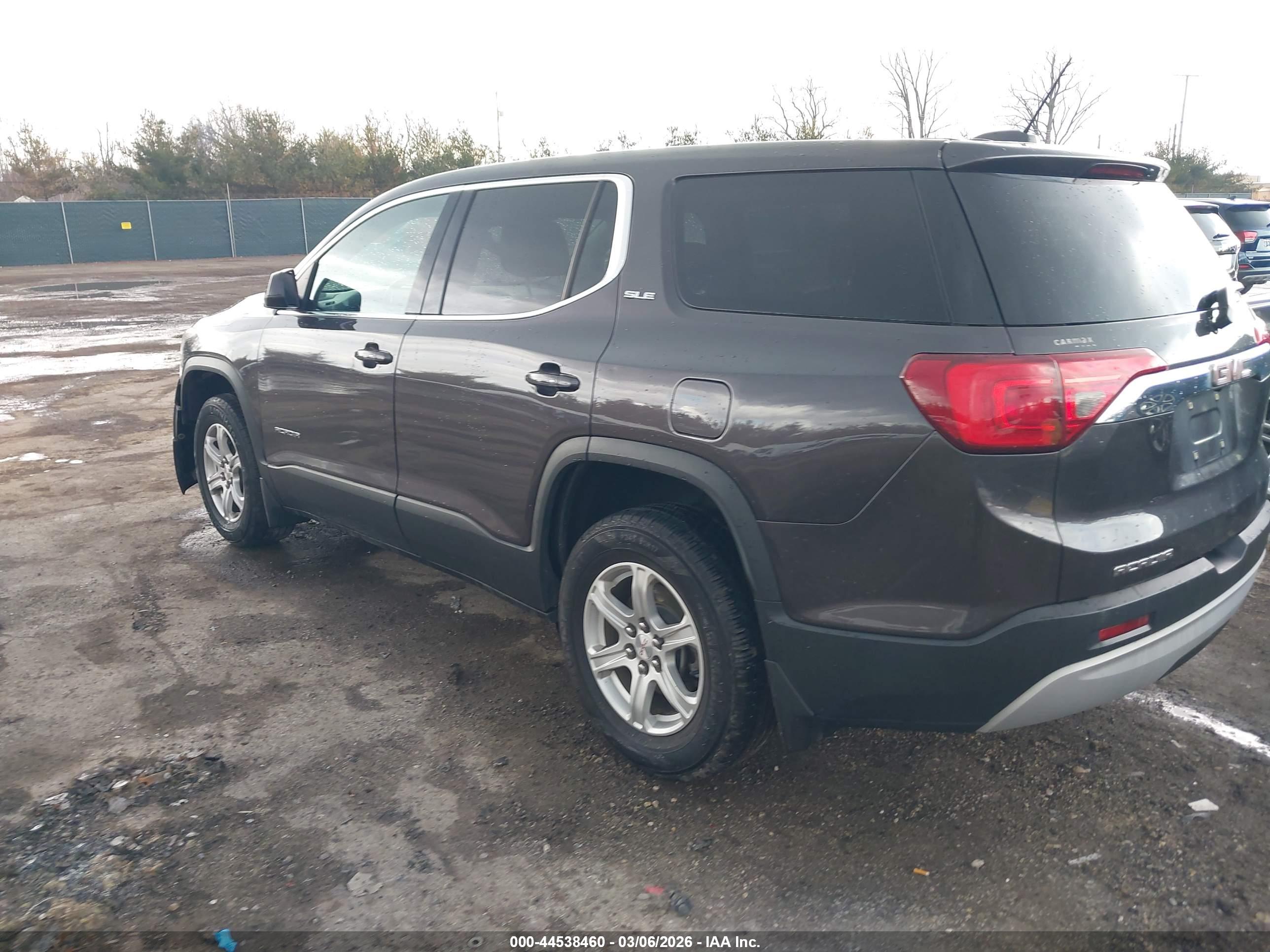 GMC ACADIA image 3
