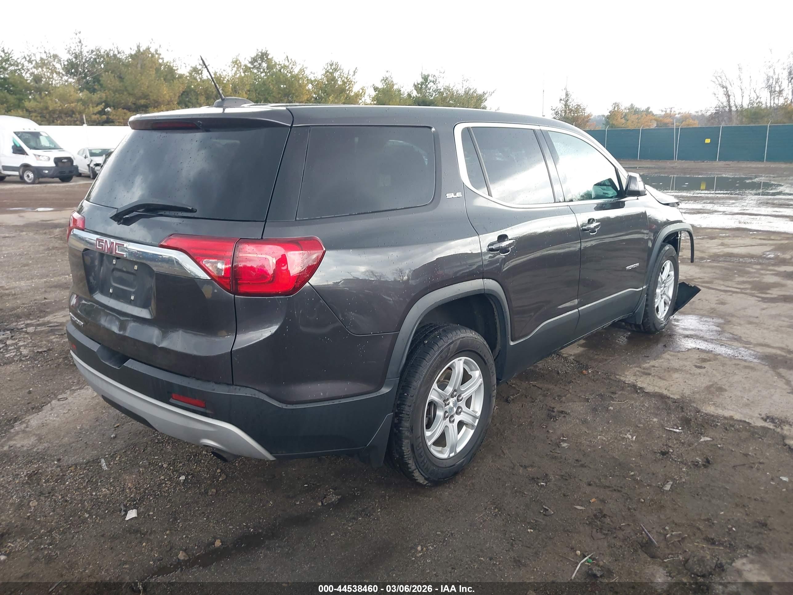 GMC ACADIA image 4