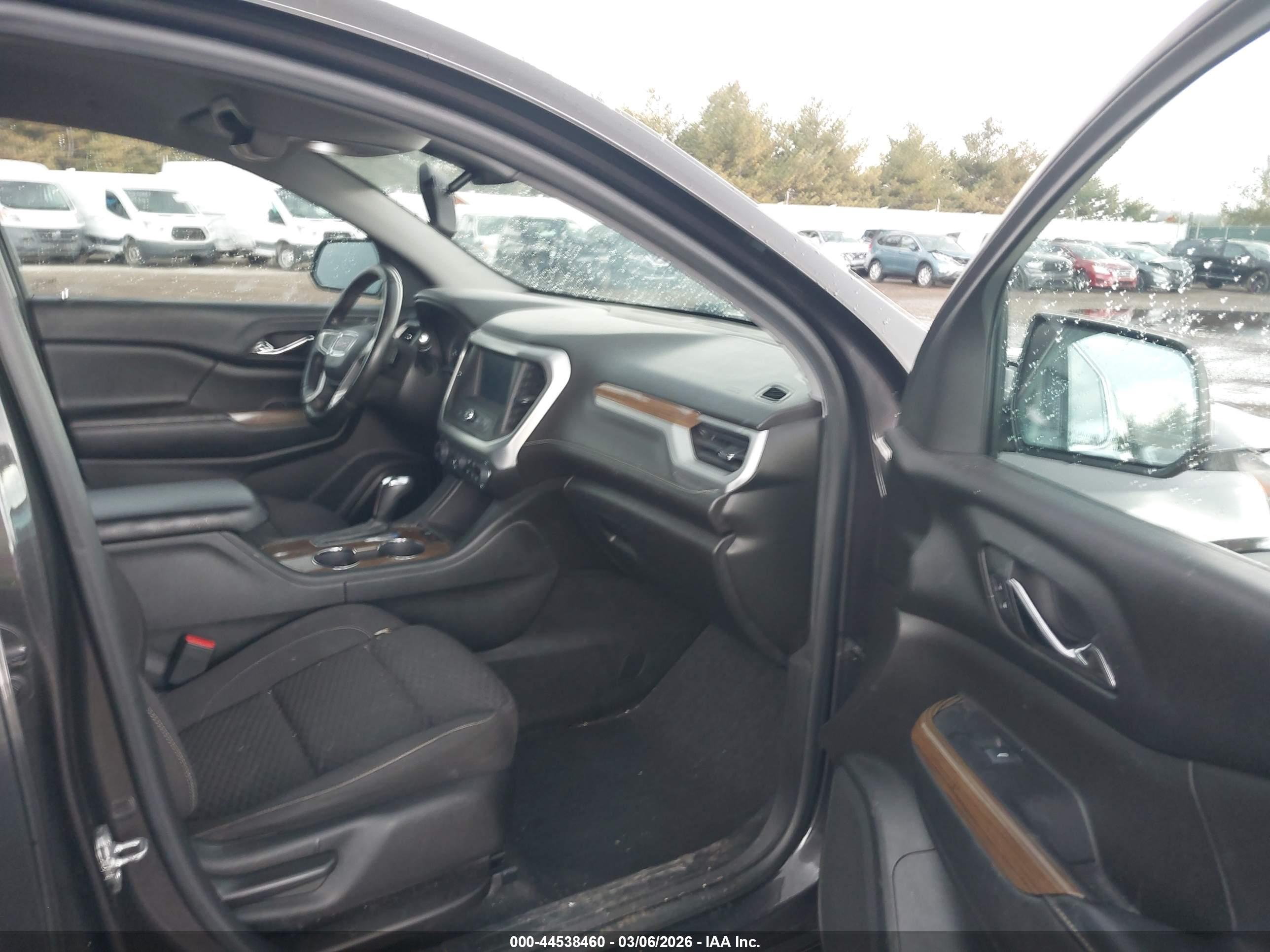 GMC ACADIA image 5