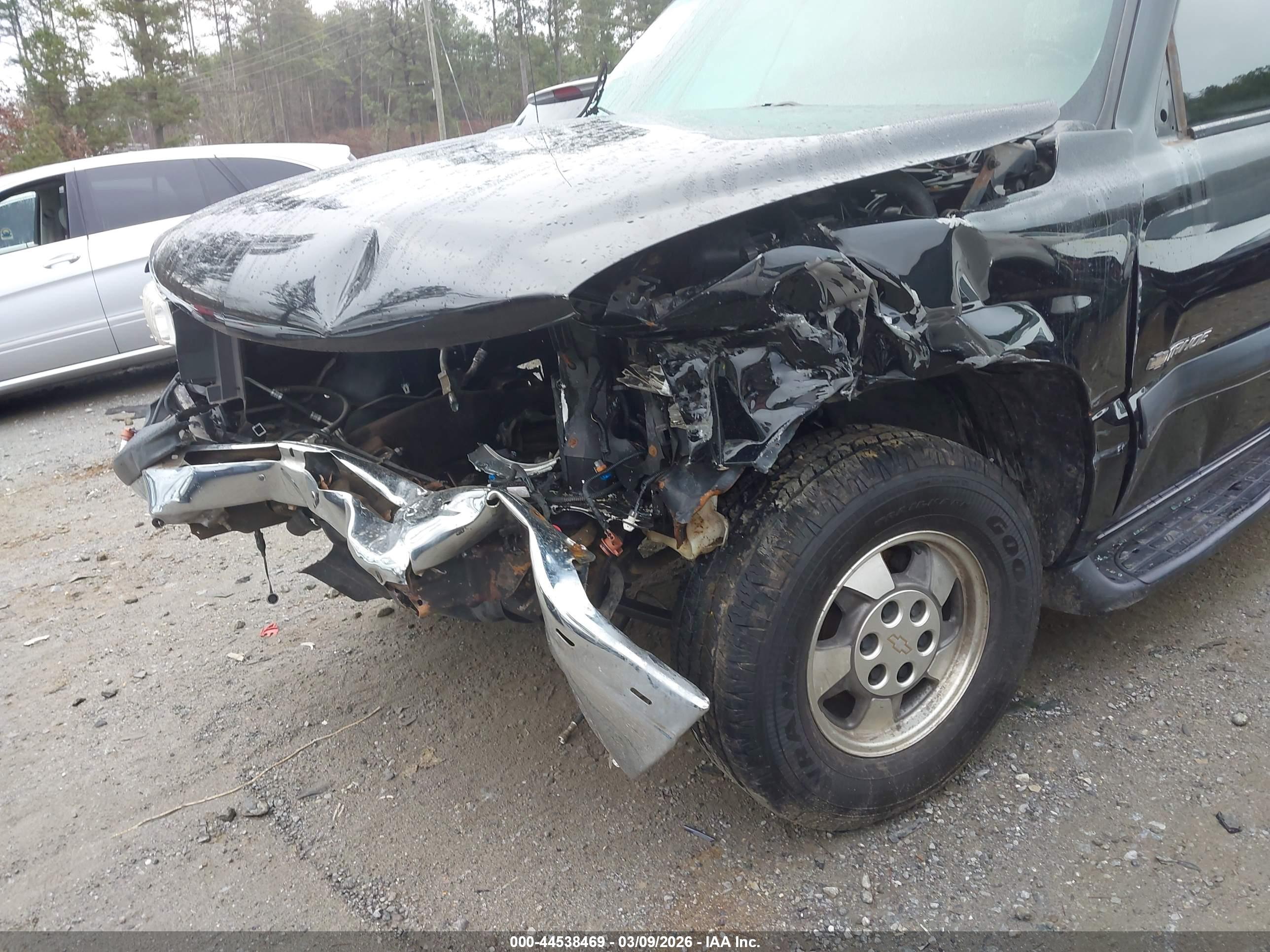 CHEVROLET TAHOE image 6