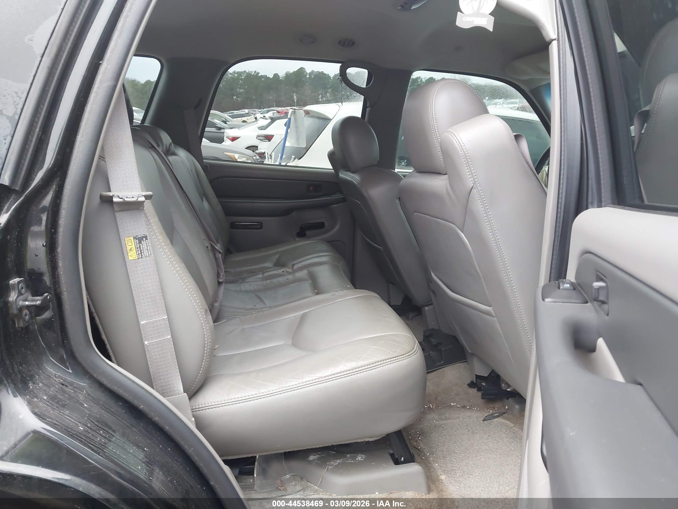 CHEVROLET TAHOE image 8