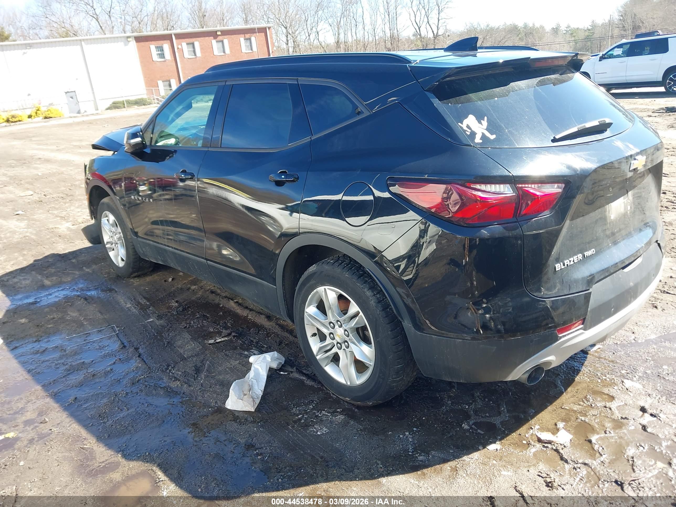 CHEVROLET BLAZER image 3