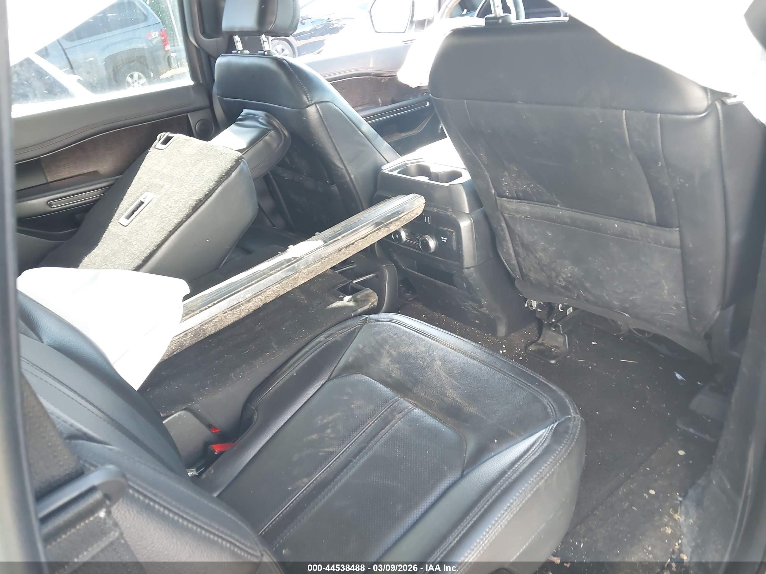 FORD EXPEDITION image 8