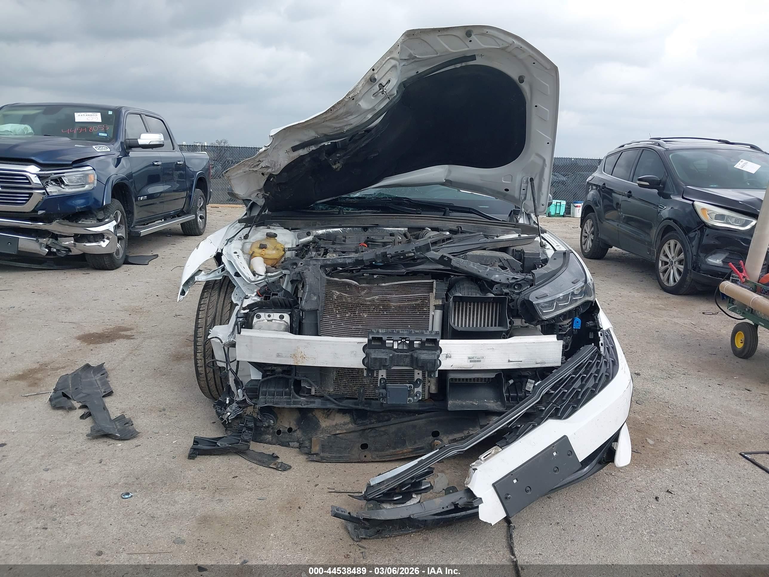 KIA K5 image 6