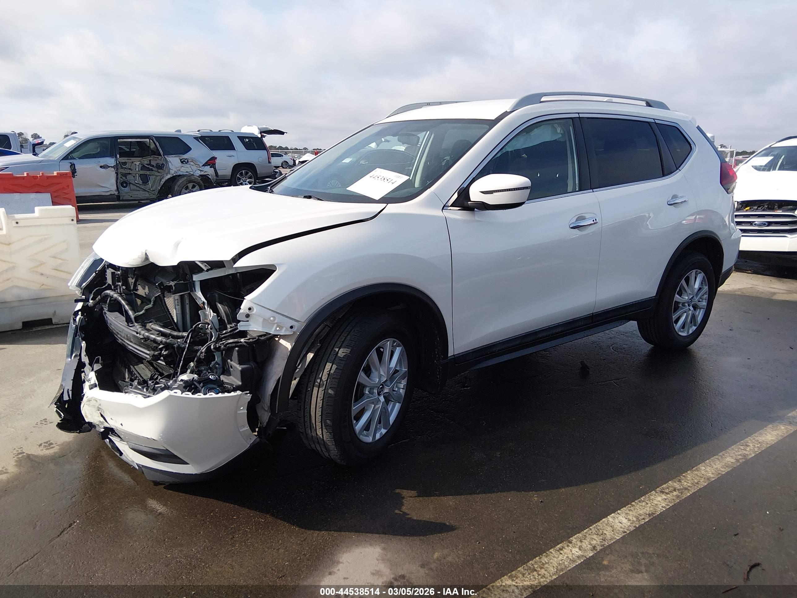 NISSAN ROGUE image 2