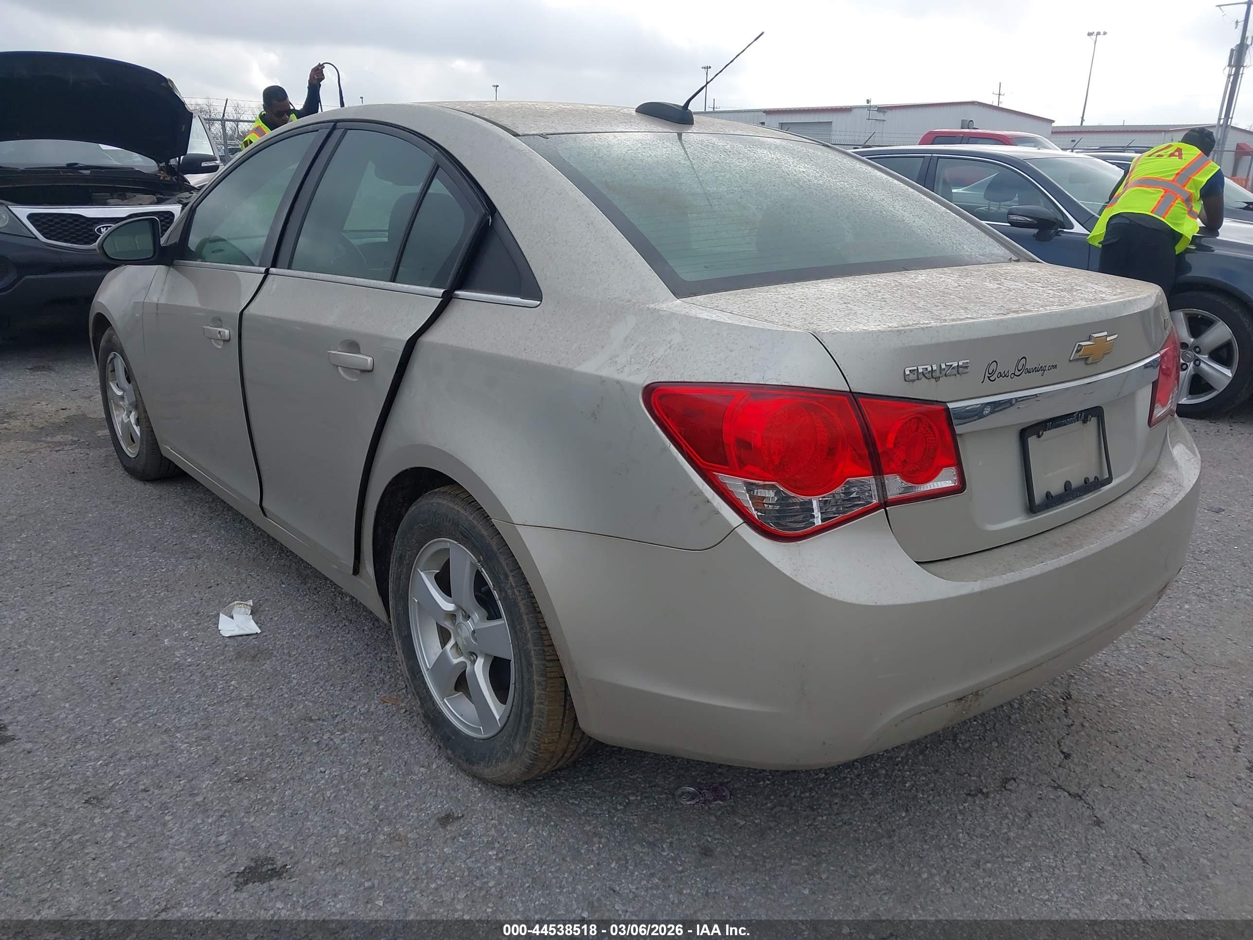 CHEVROLET CRUZE image 3