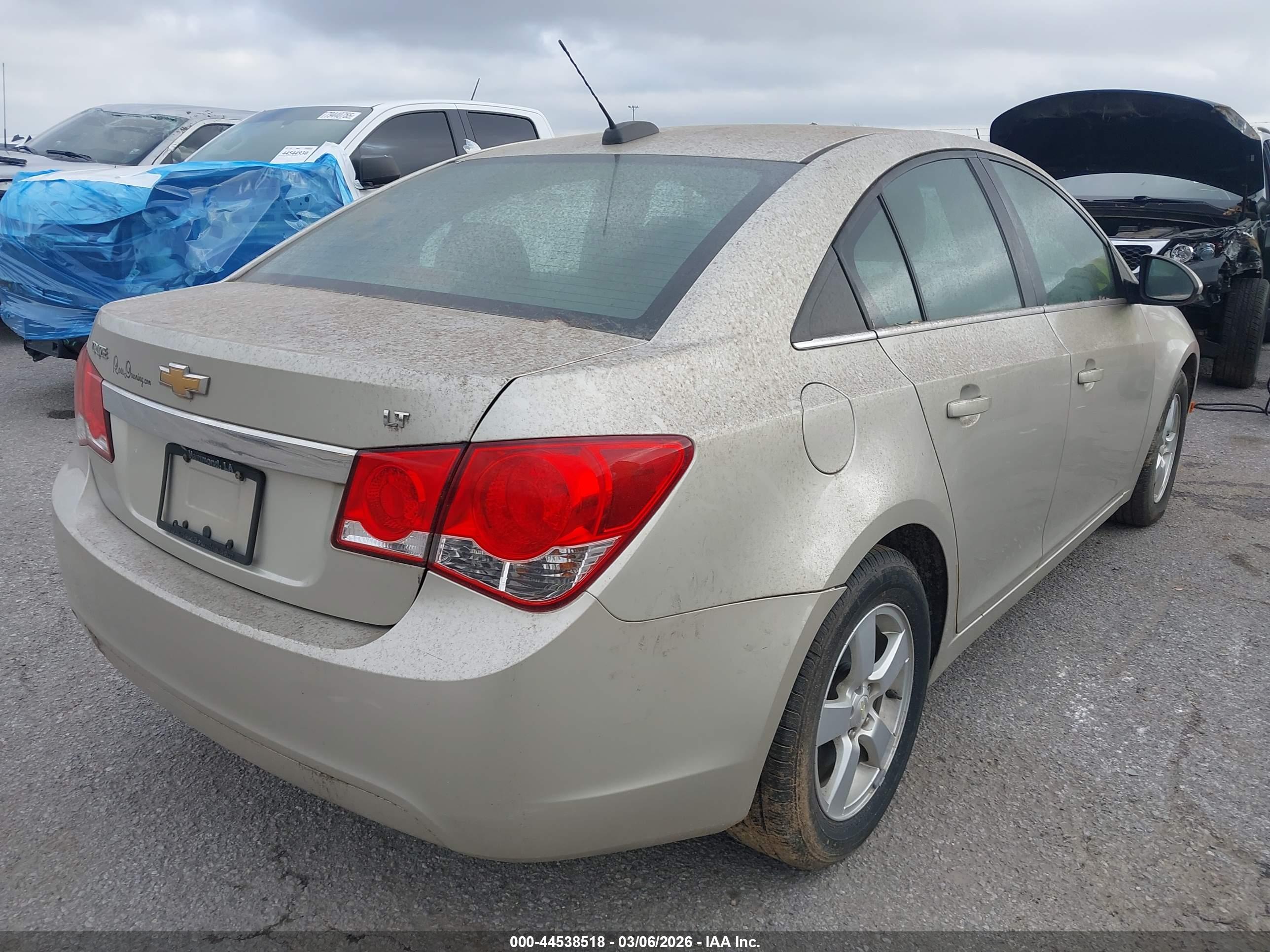 CHEVROLET CRUZE image 4