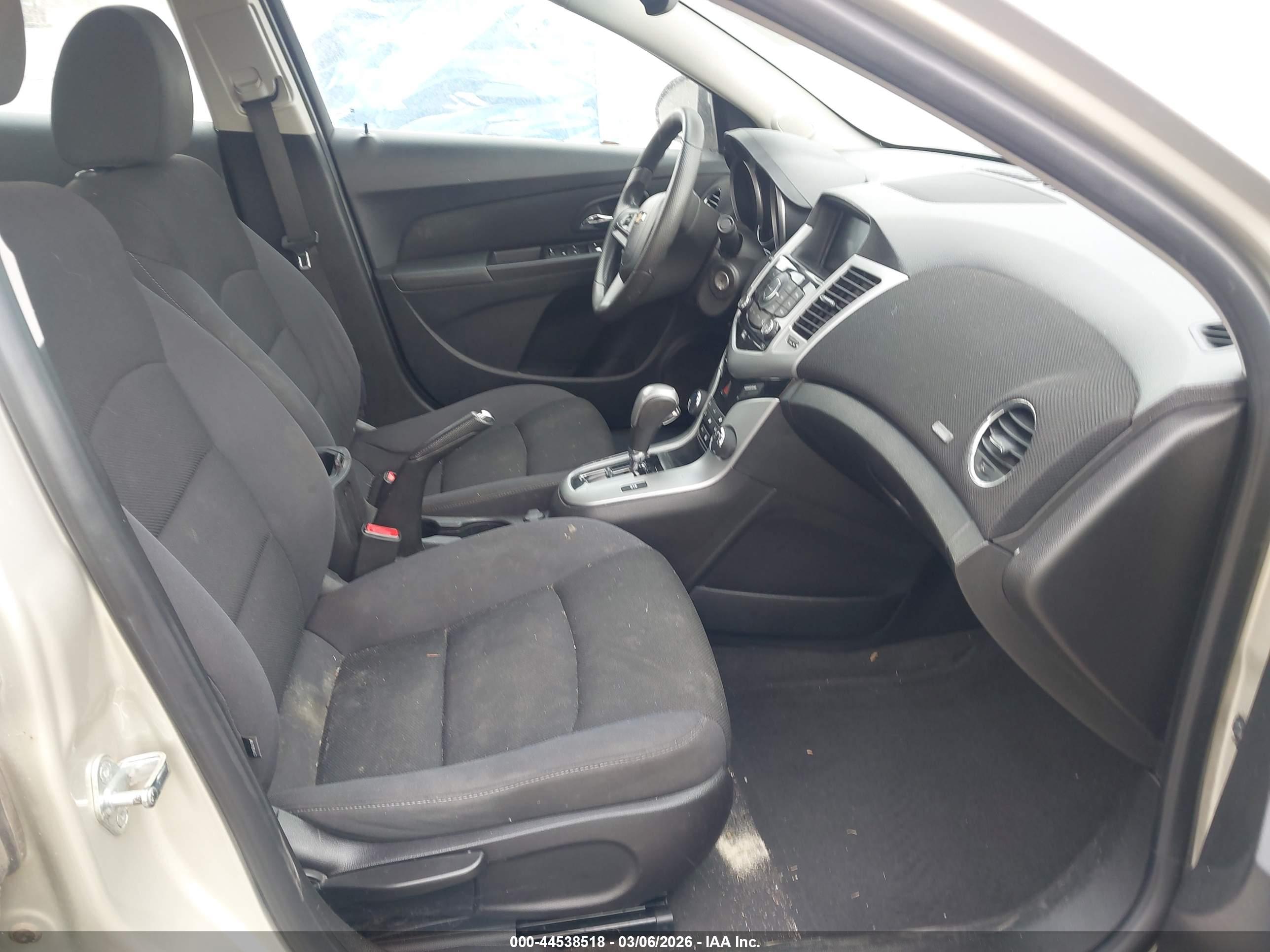 CHEVROLET CRUZE image 5