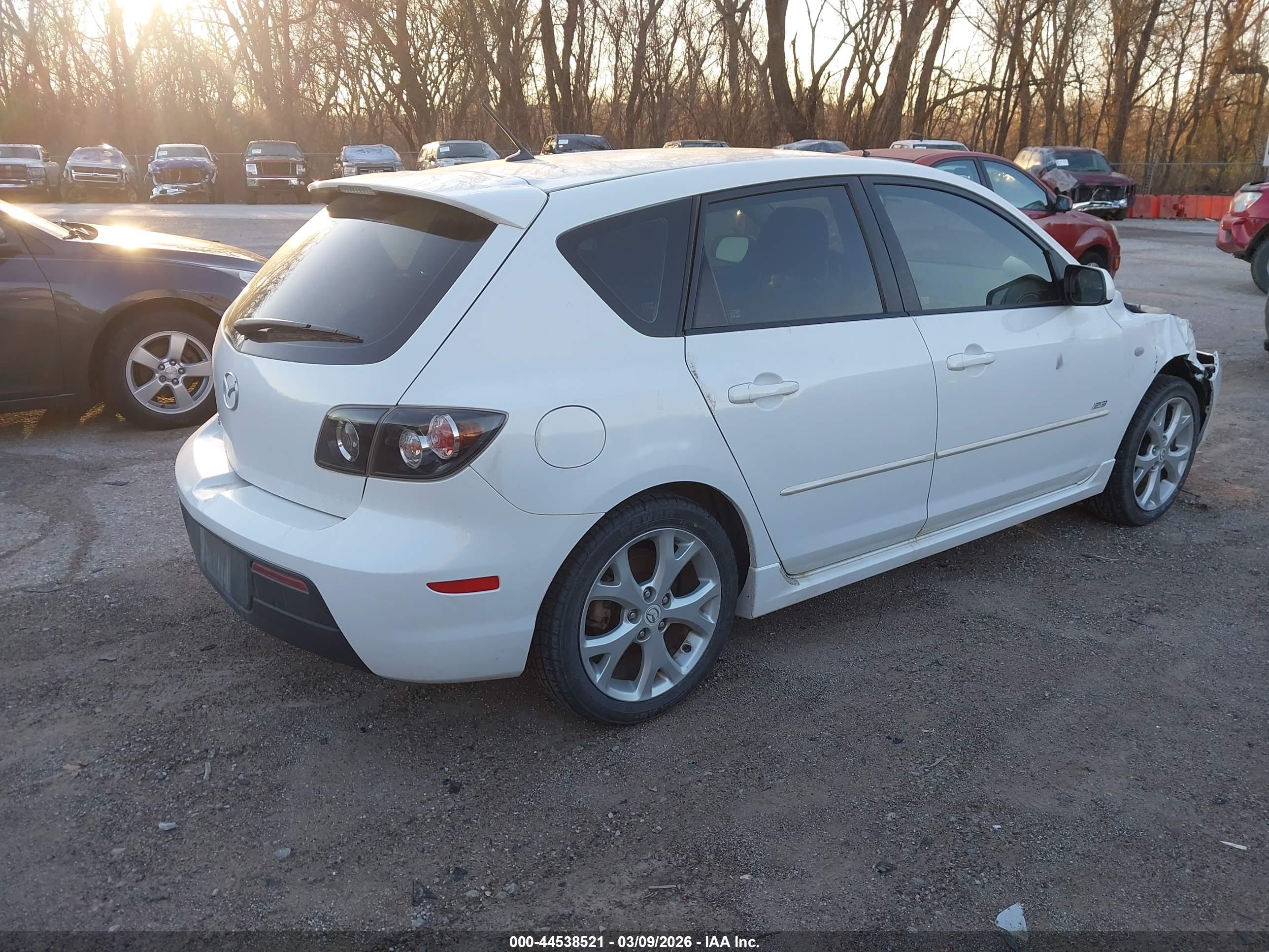 MAZDA MAZDA3 image 4