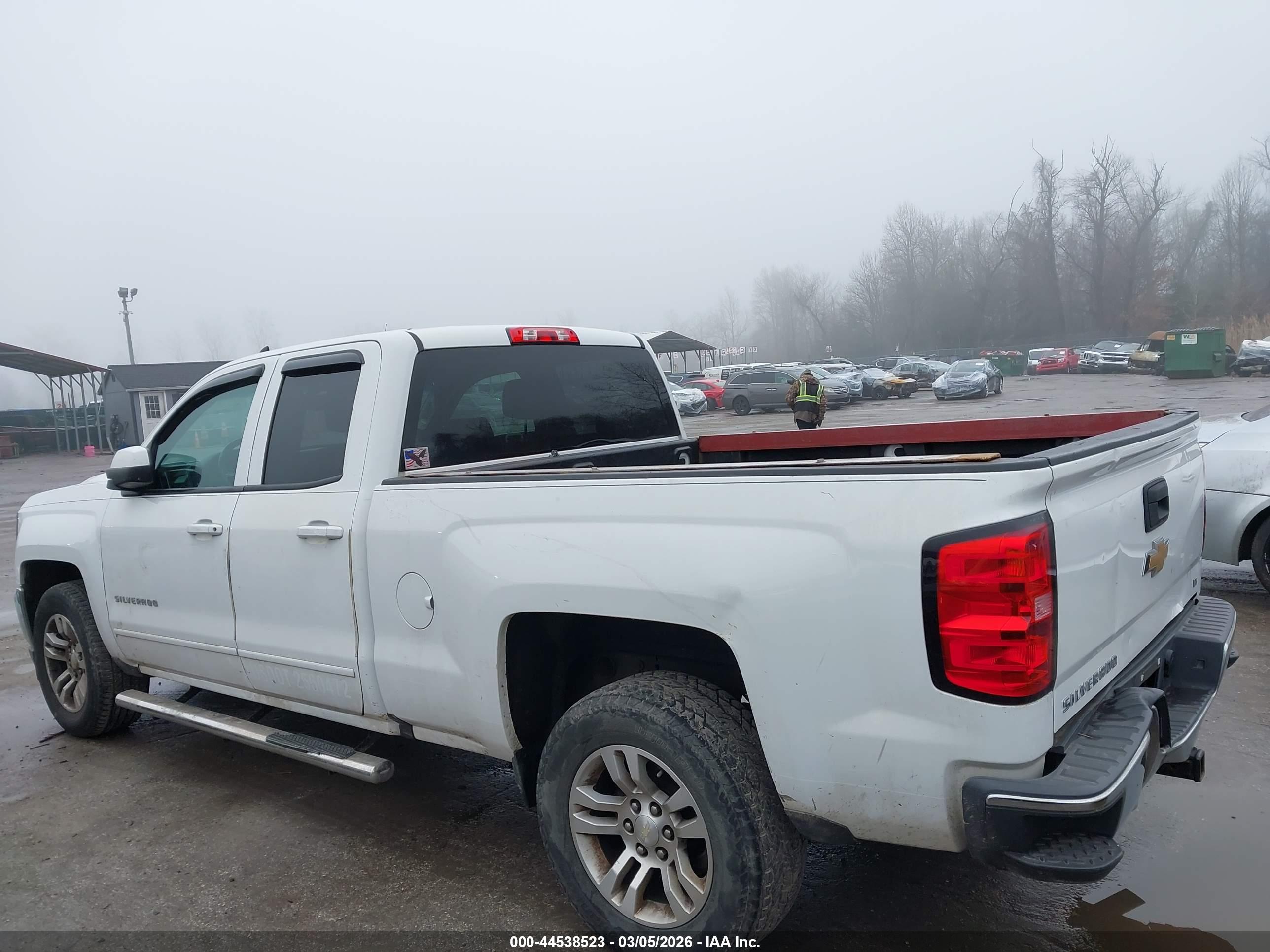 CHEVROLET SILVERADO image 3
