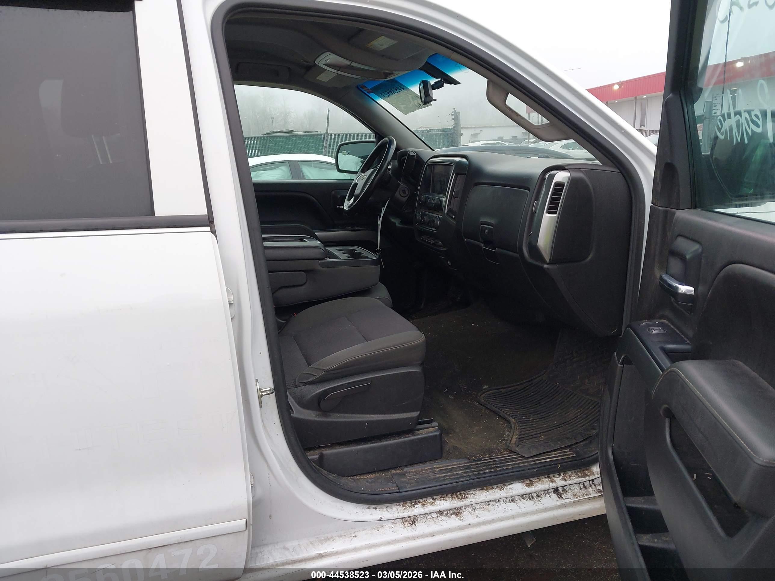 CHEVROLET SILVERADO image 5