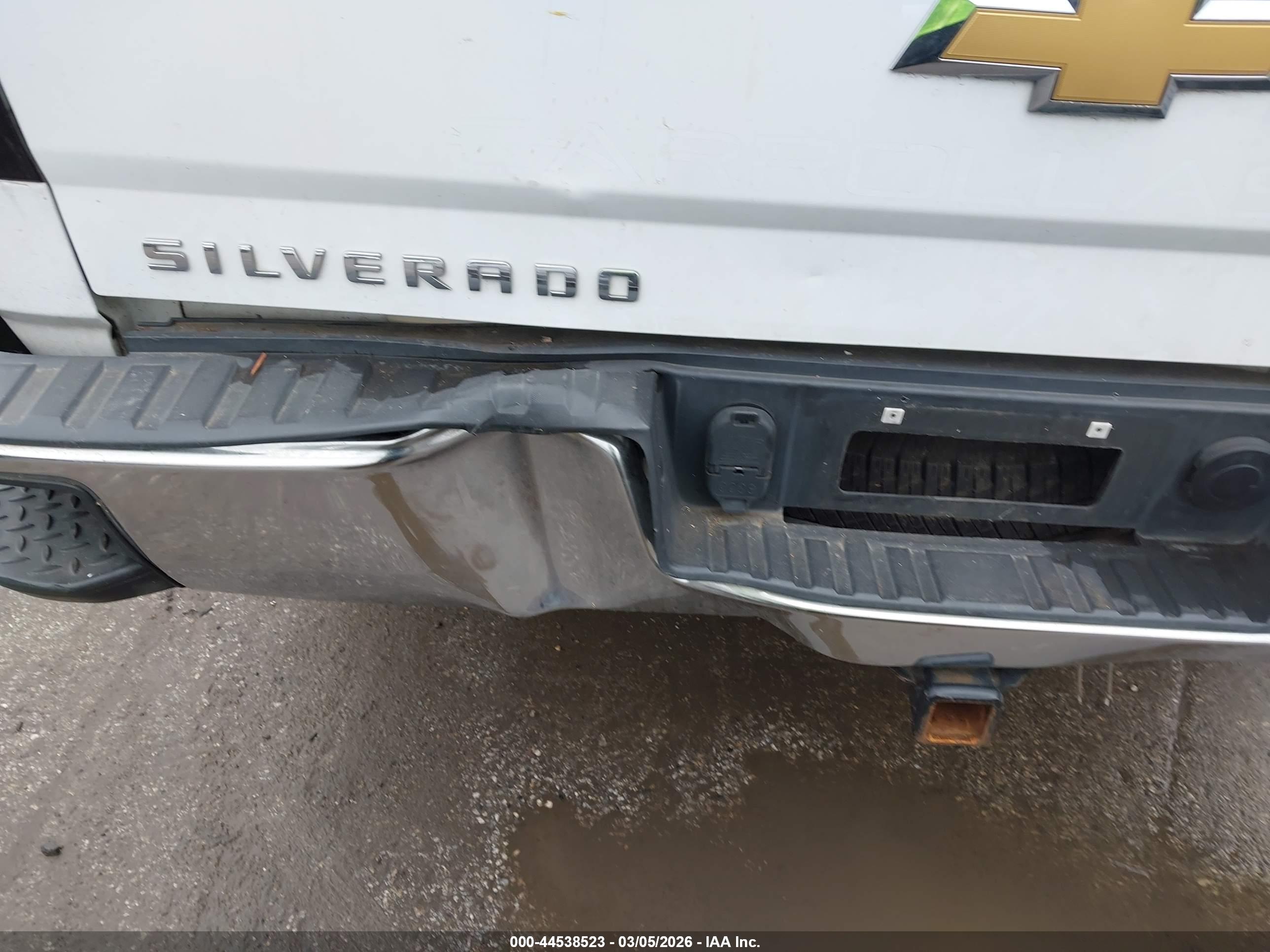 CHEVROLET SILVERADO image 6
