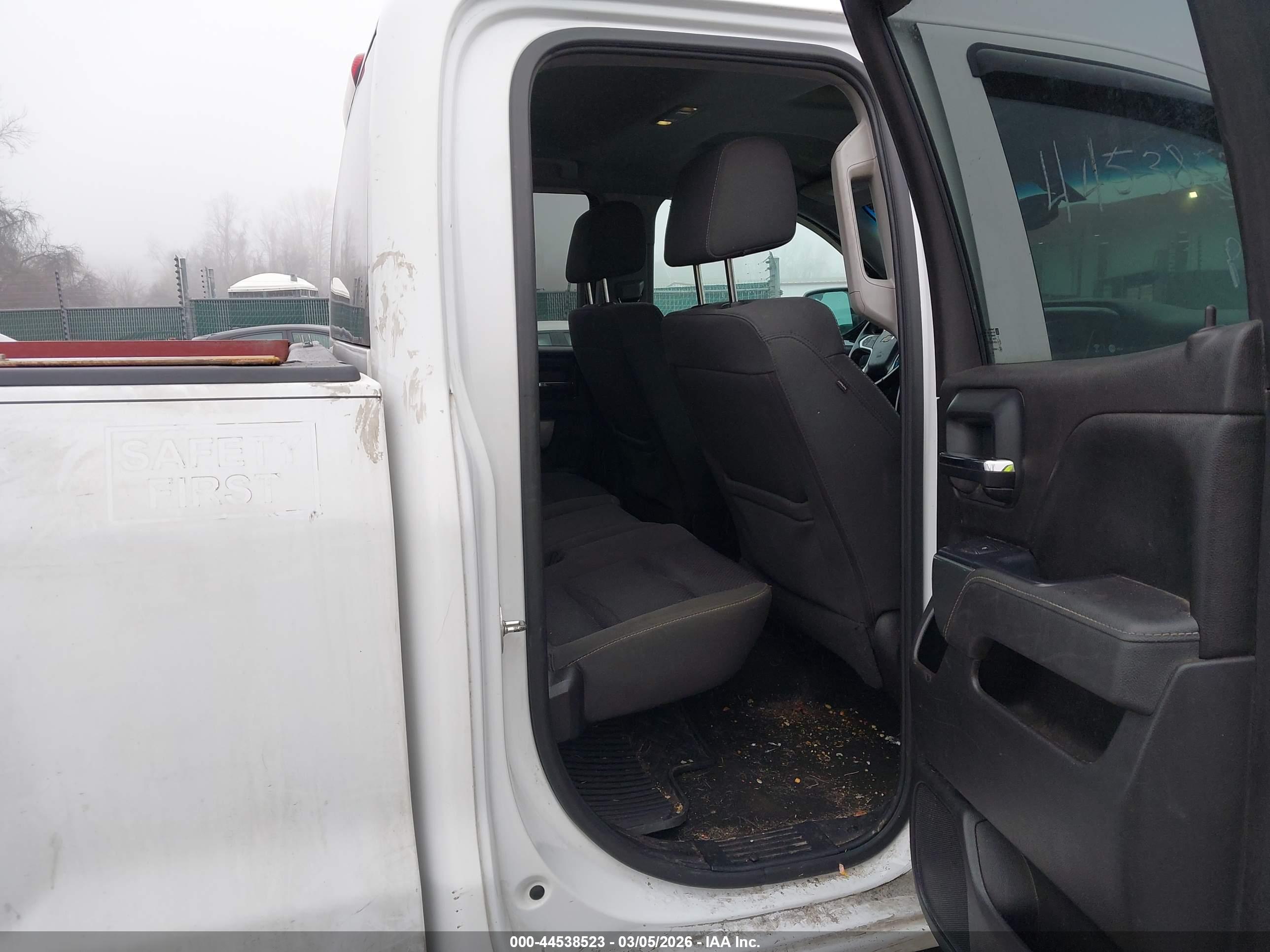CHEVROLET SILVERADO image 8