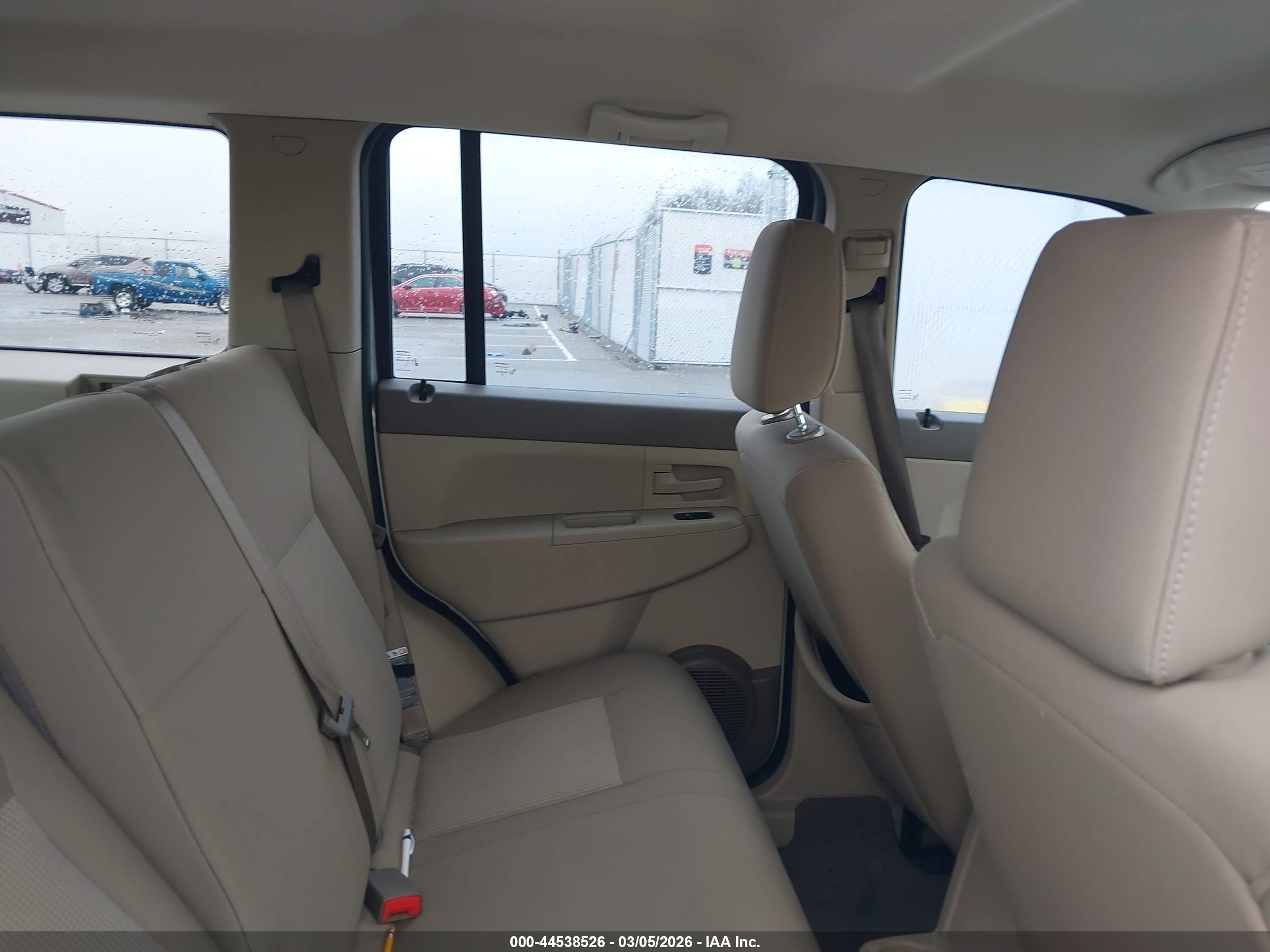JEEP LIBERTY image 8