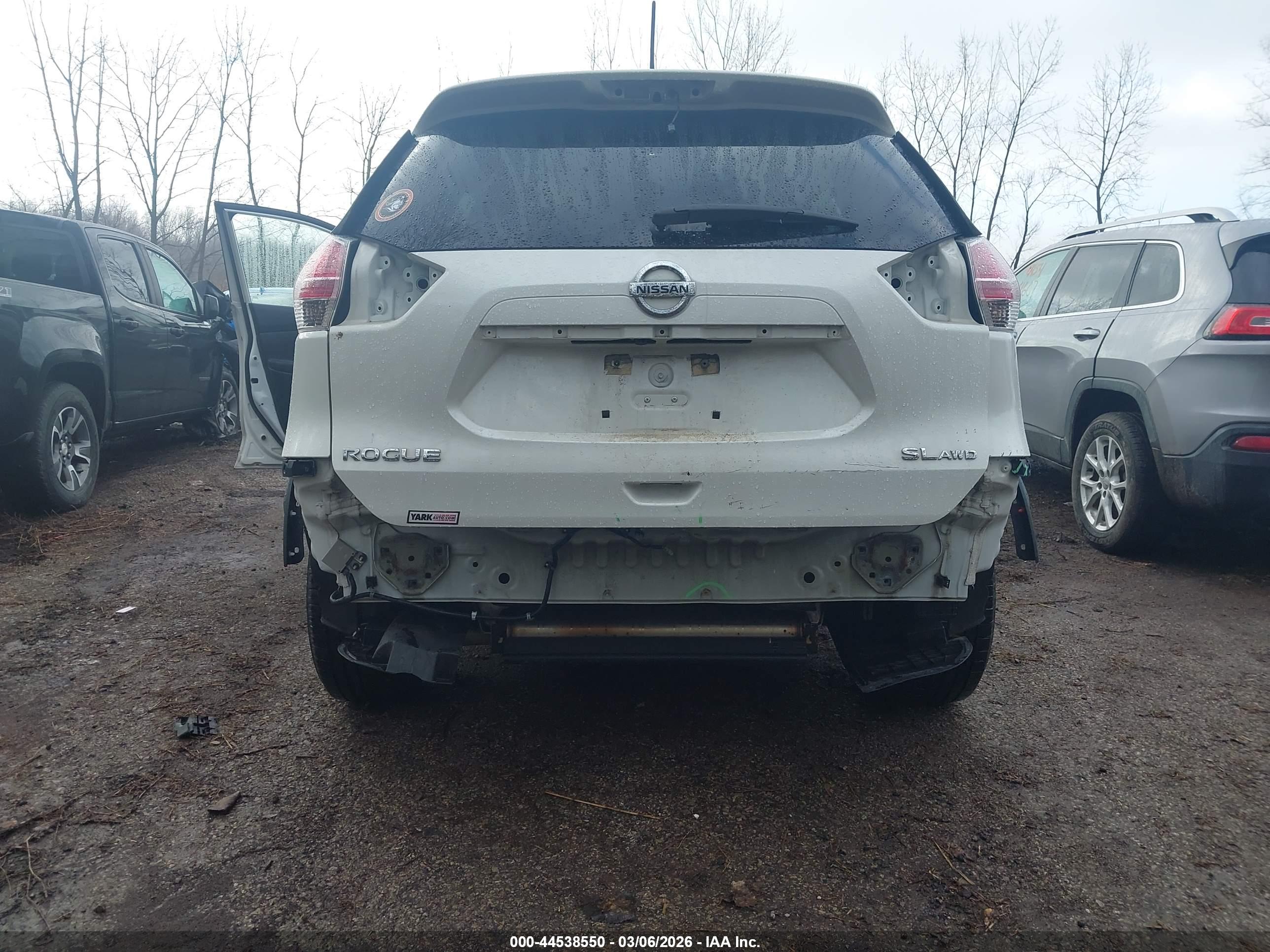 NISSAN ROGUE image 6