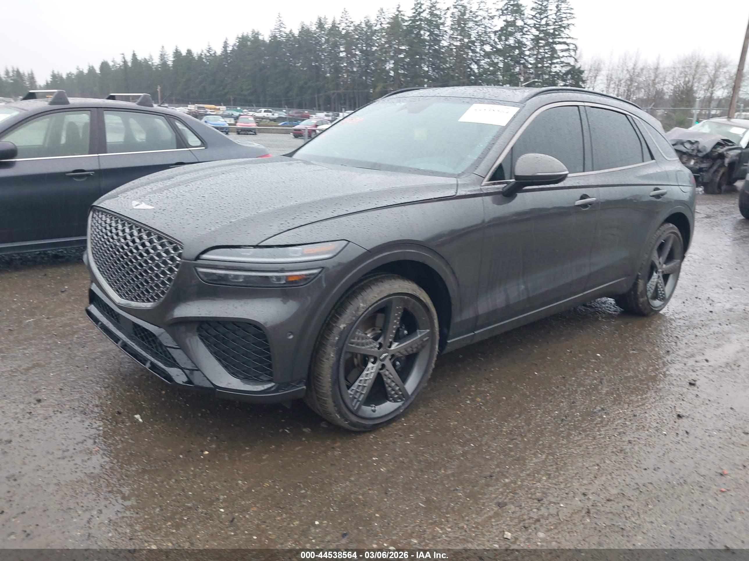 GENESIS GV70 image 2