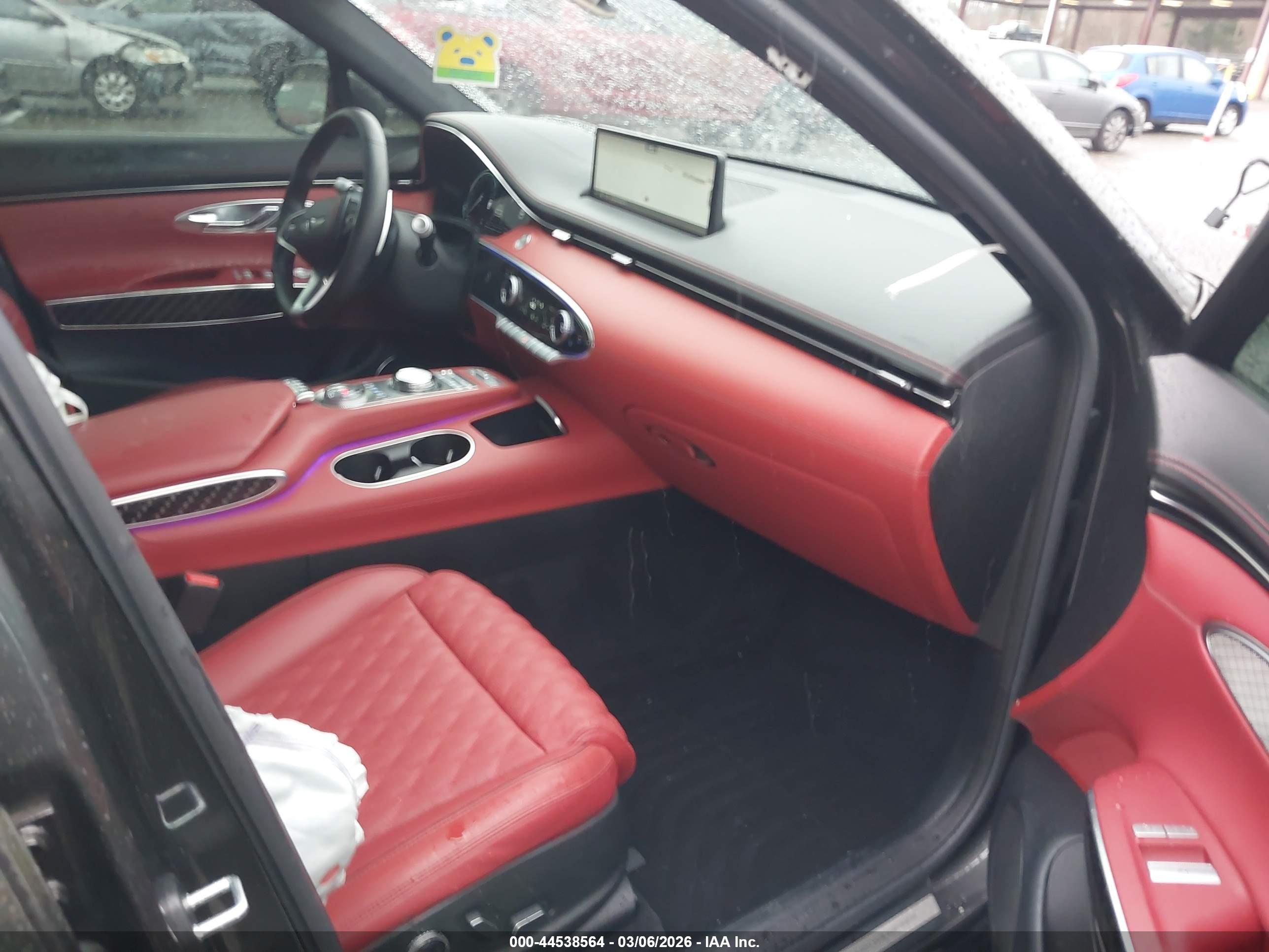 GENESIS GV70 image 5