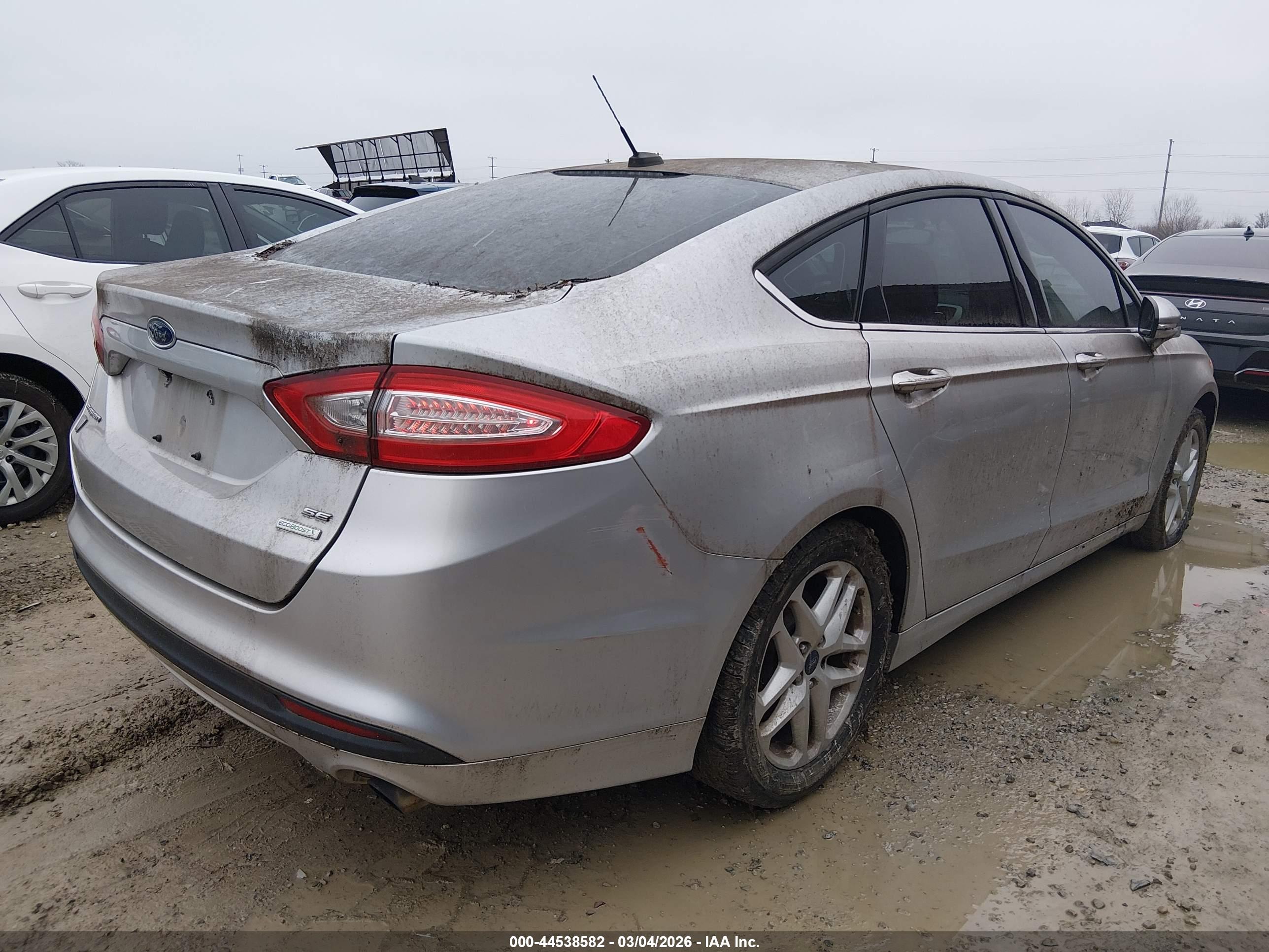 FORD FUSION image 4