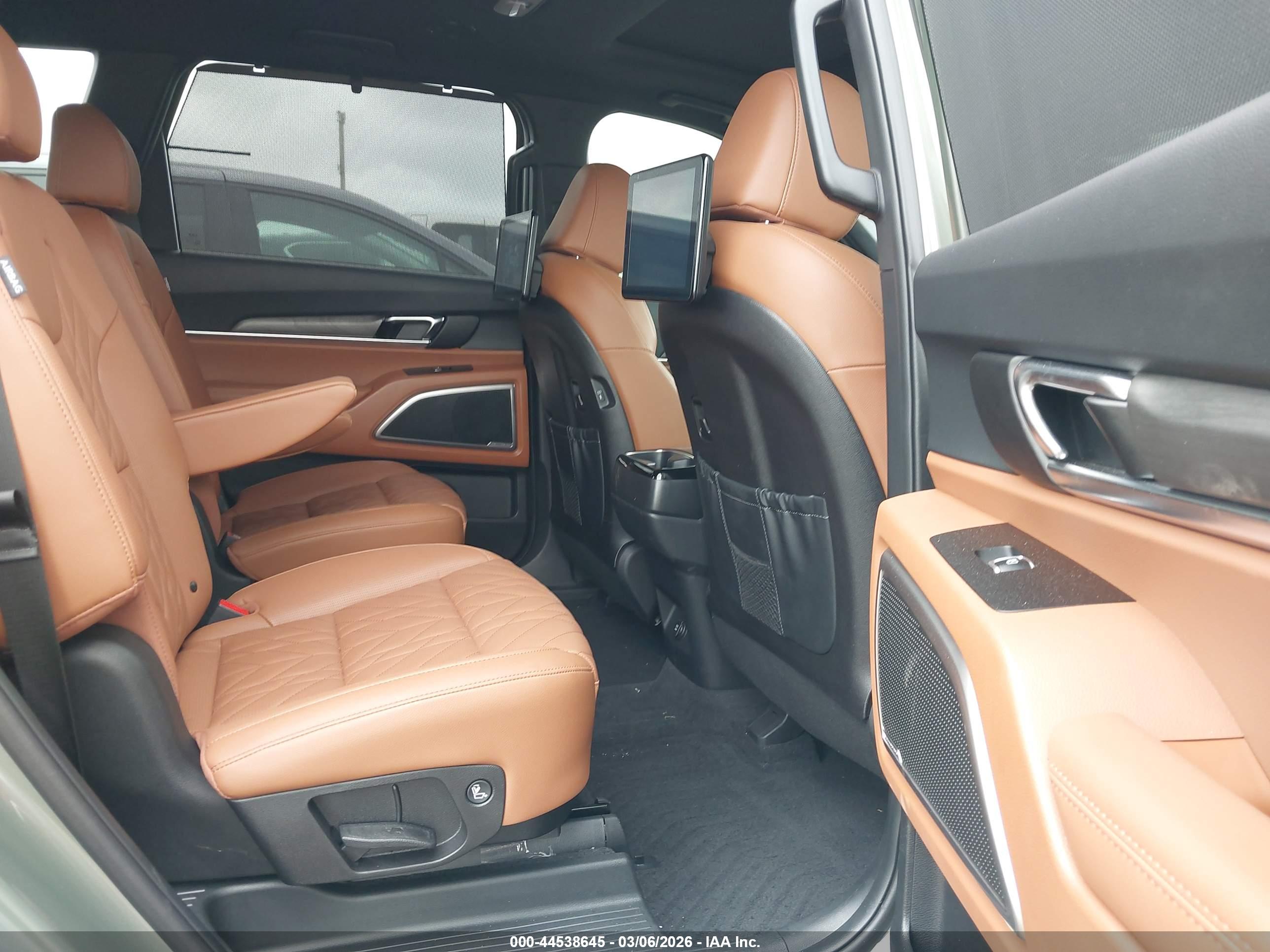 KIA TELLURIDE image 8