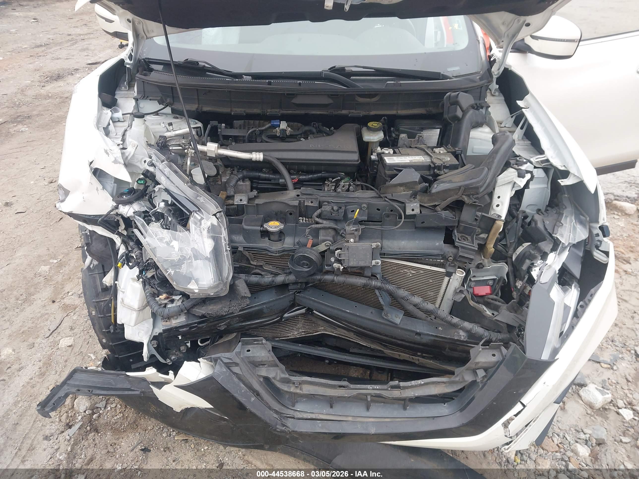 NISSAN ROGUE image 10