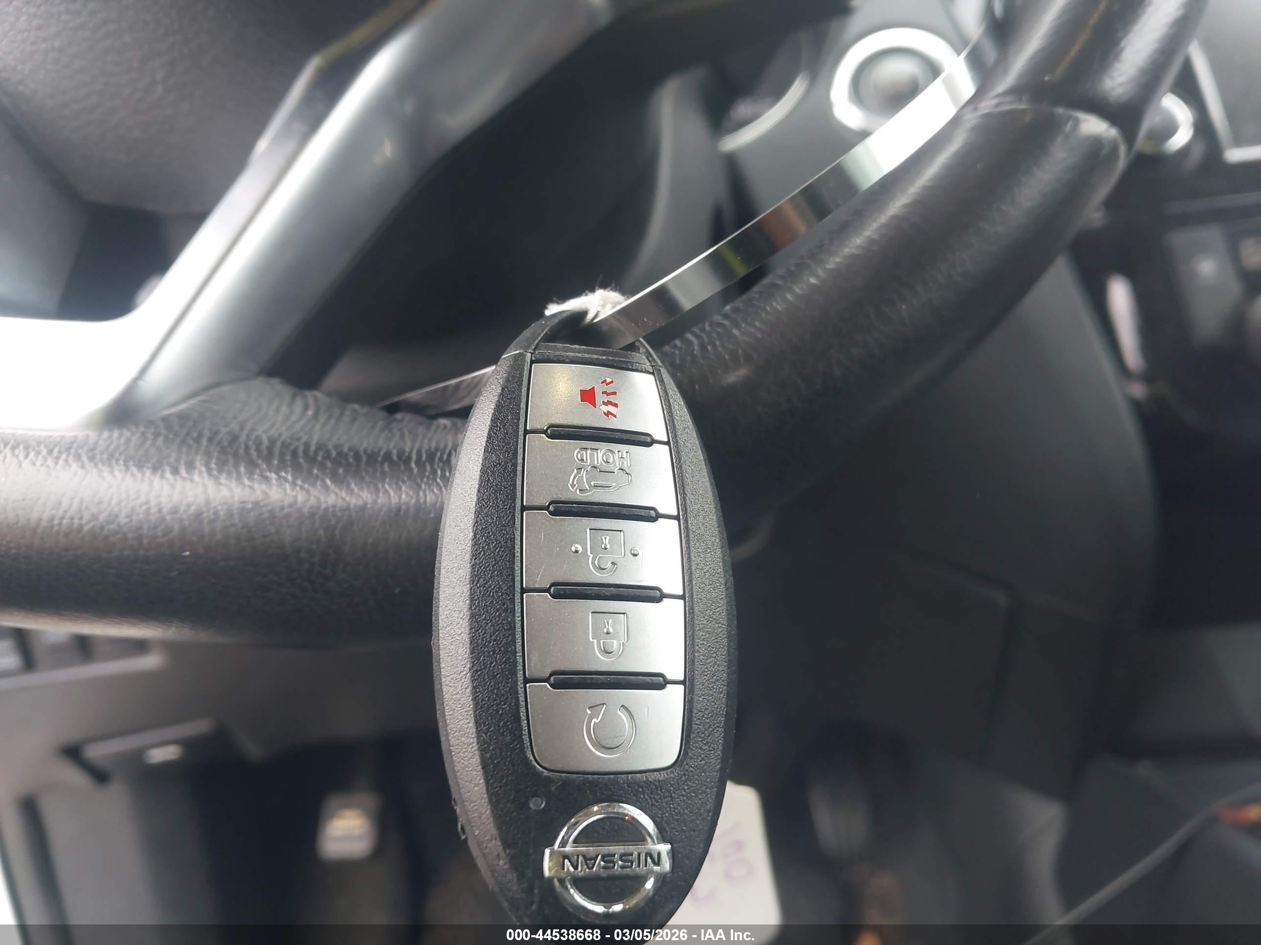 NISSAN ROGUE image 11