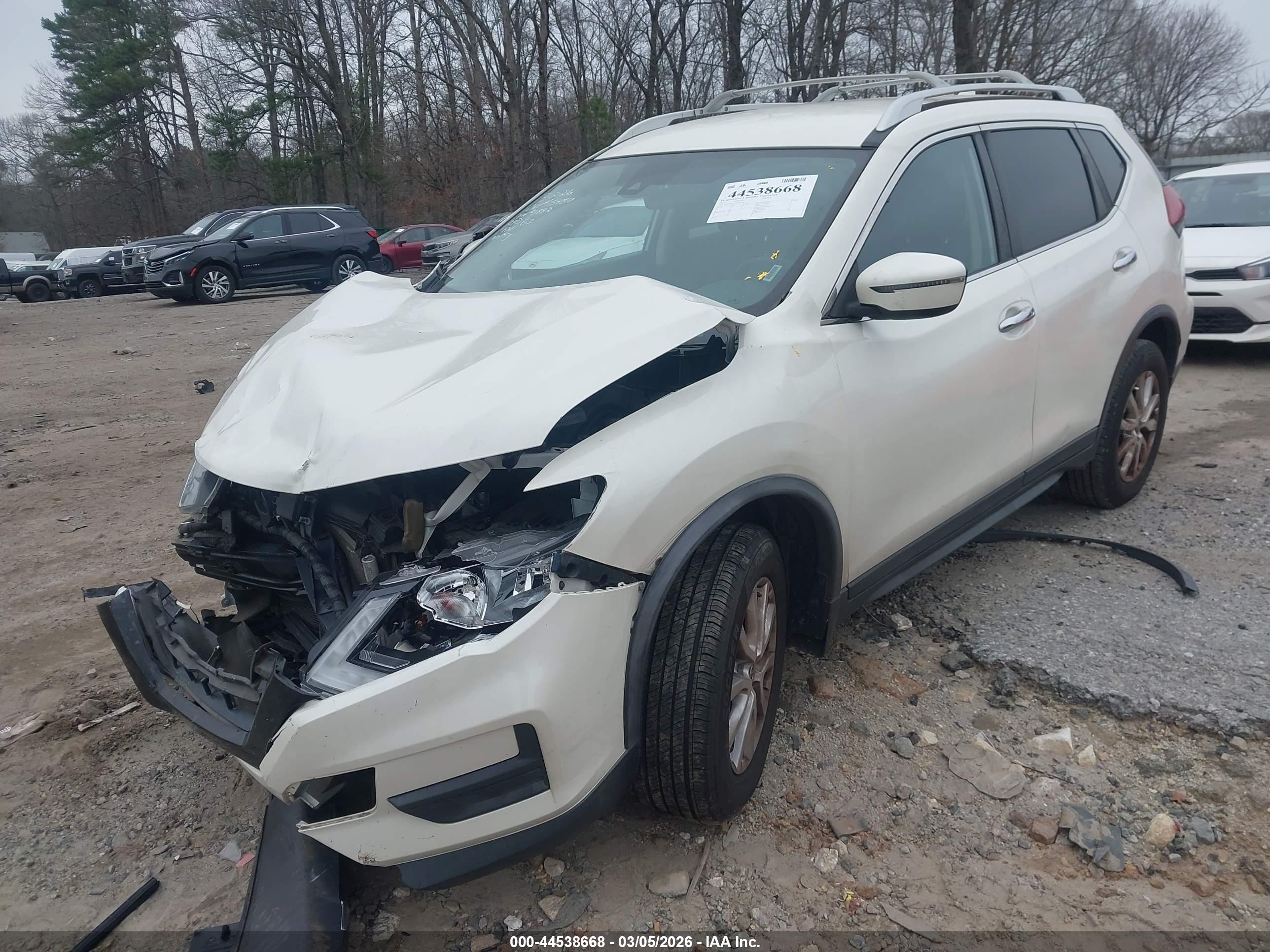 NISSAN ROGUE image 2