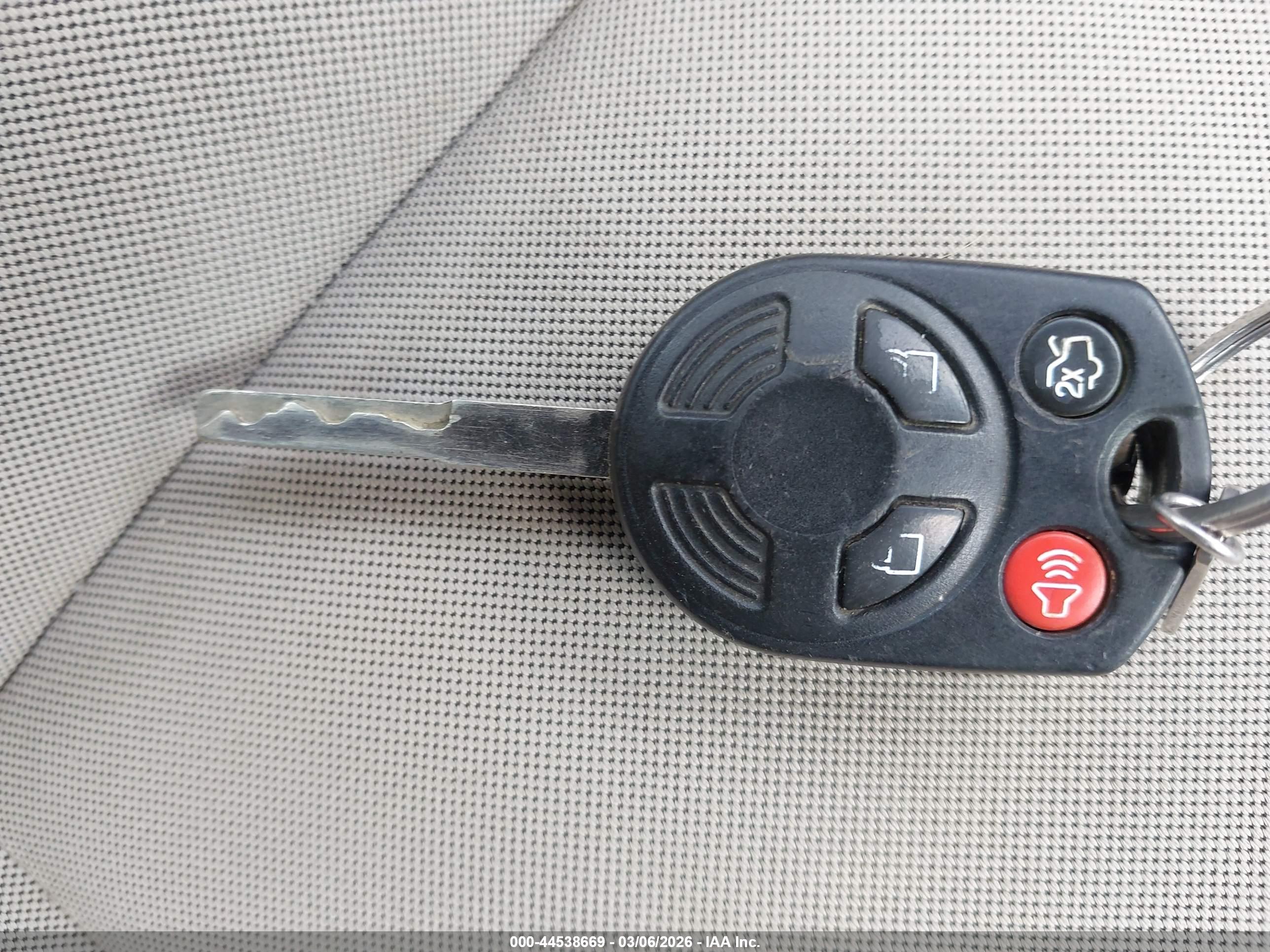 FORD ESCAPE image 11