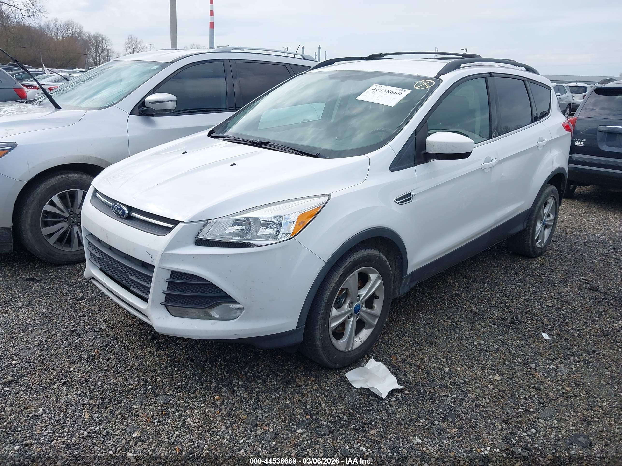 FORD ESCAPE image 2