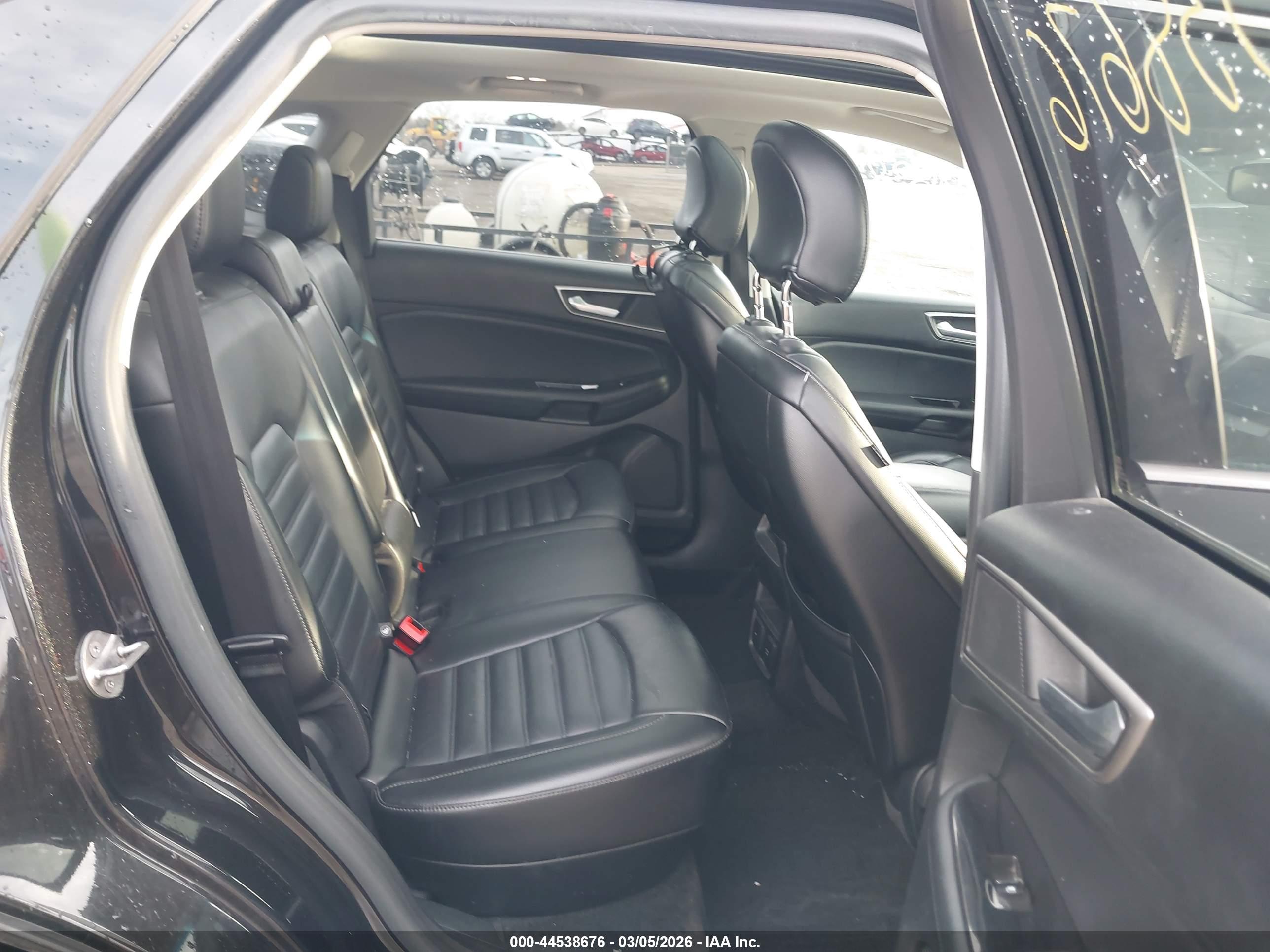 FORD EDGE image 8