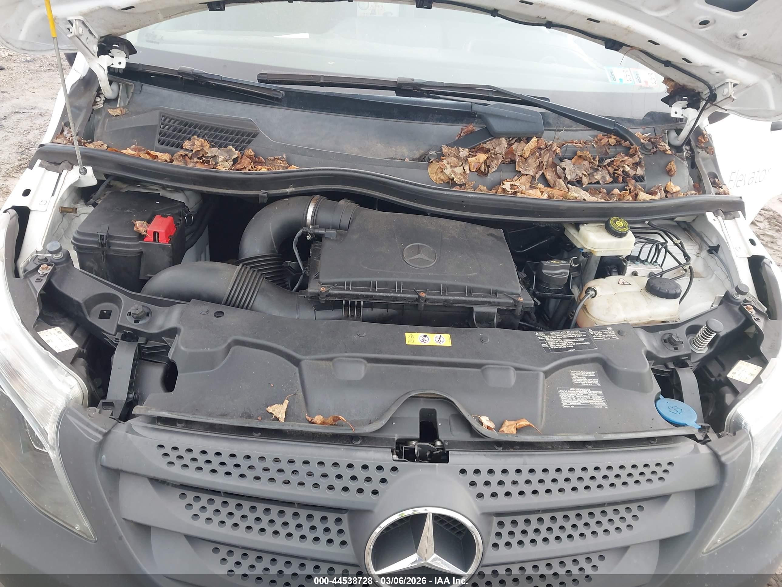 MERCEDES-BENZ METRIS image 10
