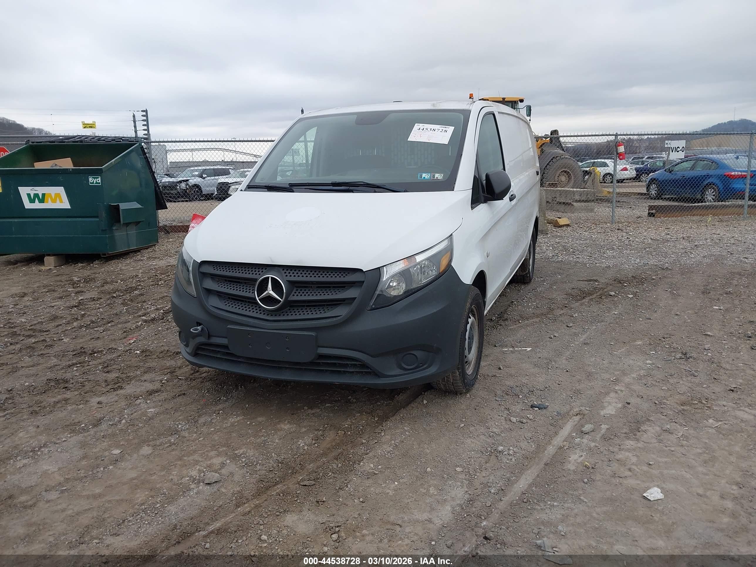 MERCEDES-BENZ METRIS image 2