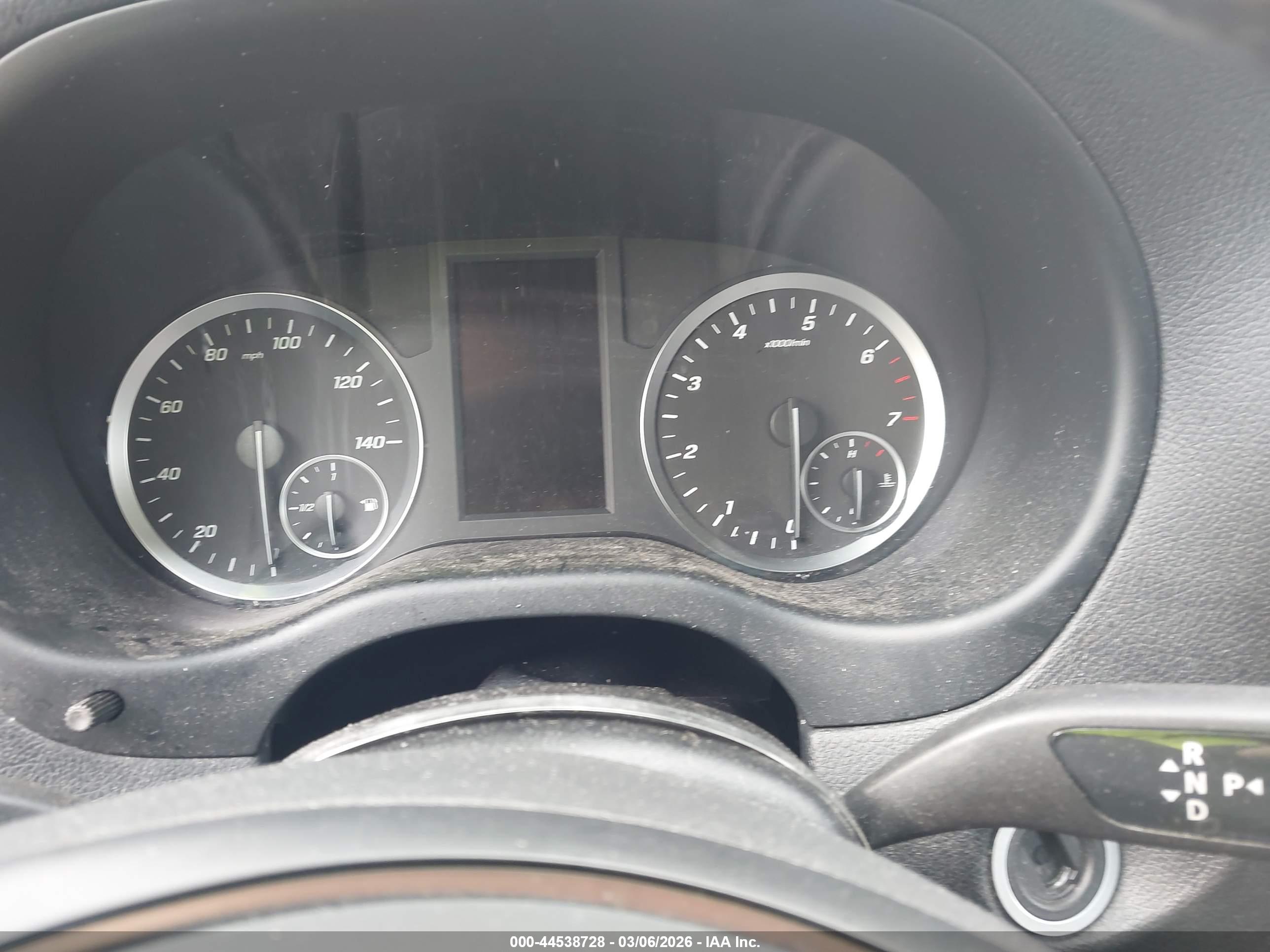 MERCEDES-BENZ METRIS image 7