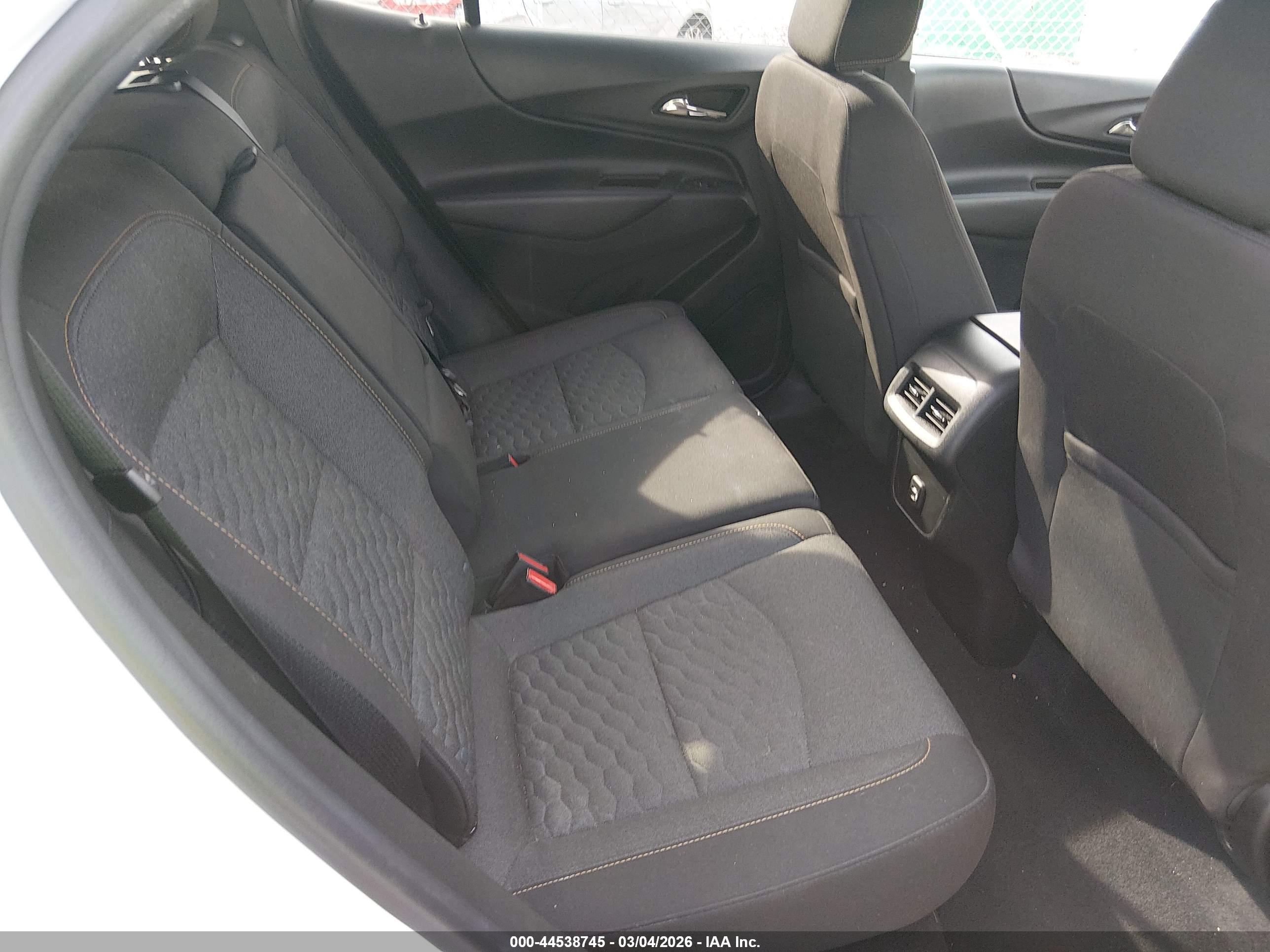 CHEVROLET EQUINOX image 8