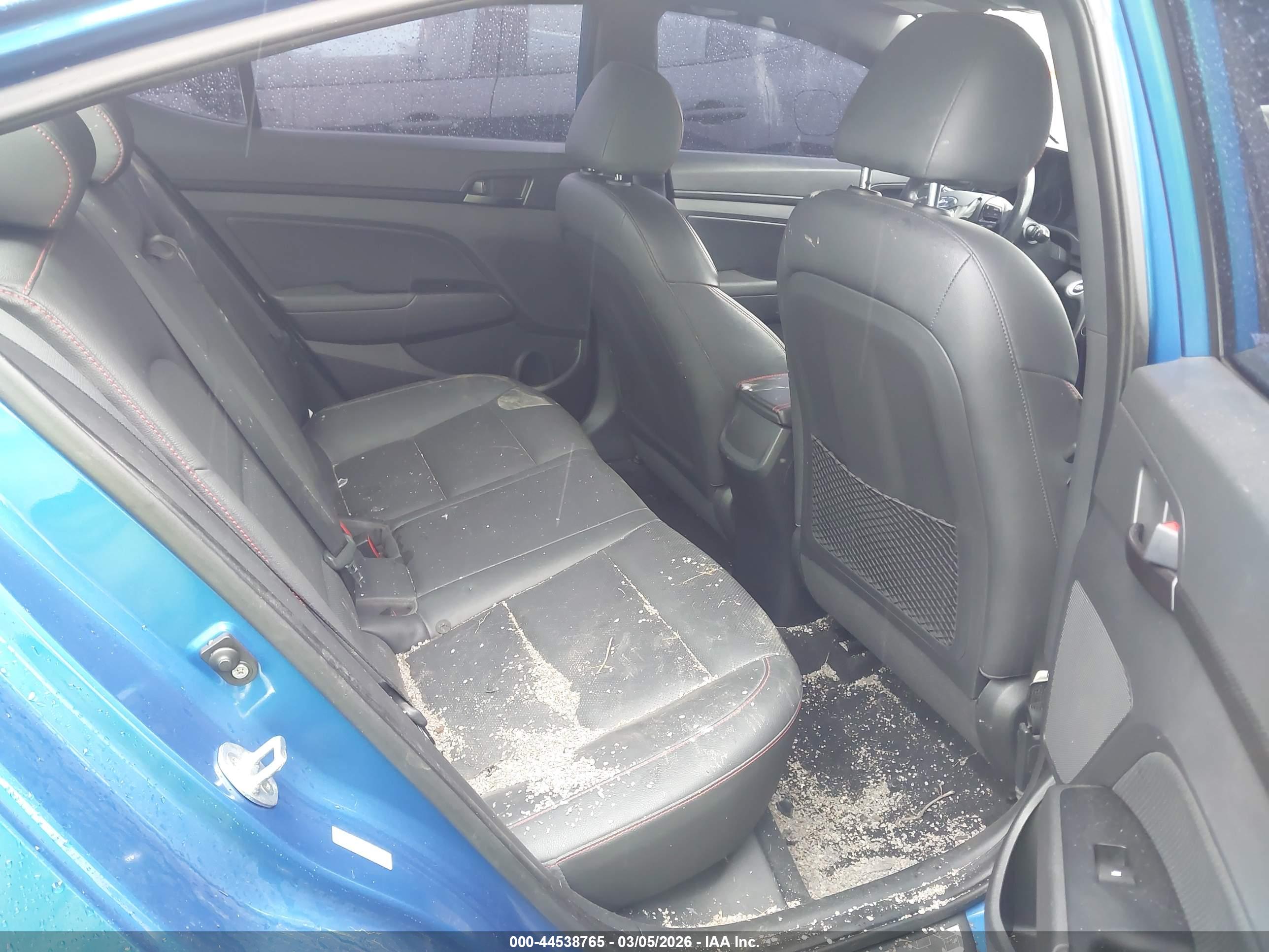 HYUNDAI ELANTRA image 8