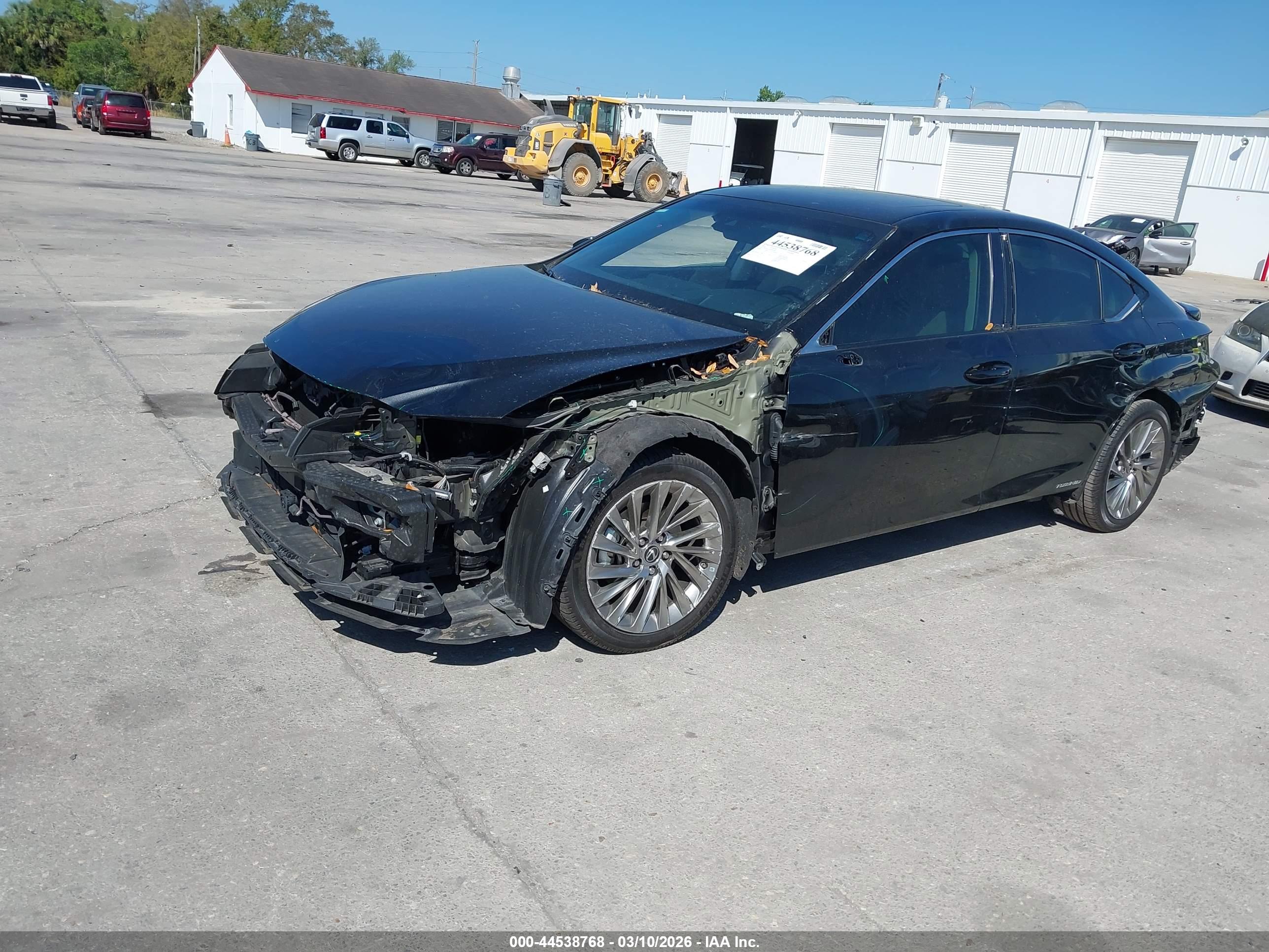 LEXUS ES image 2