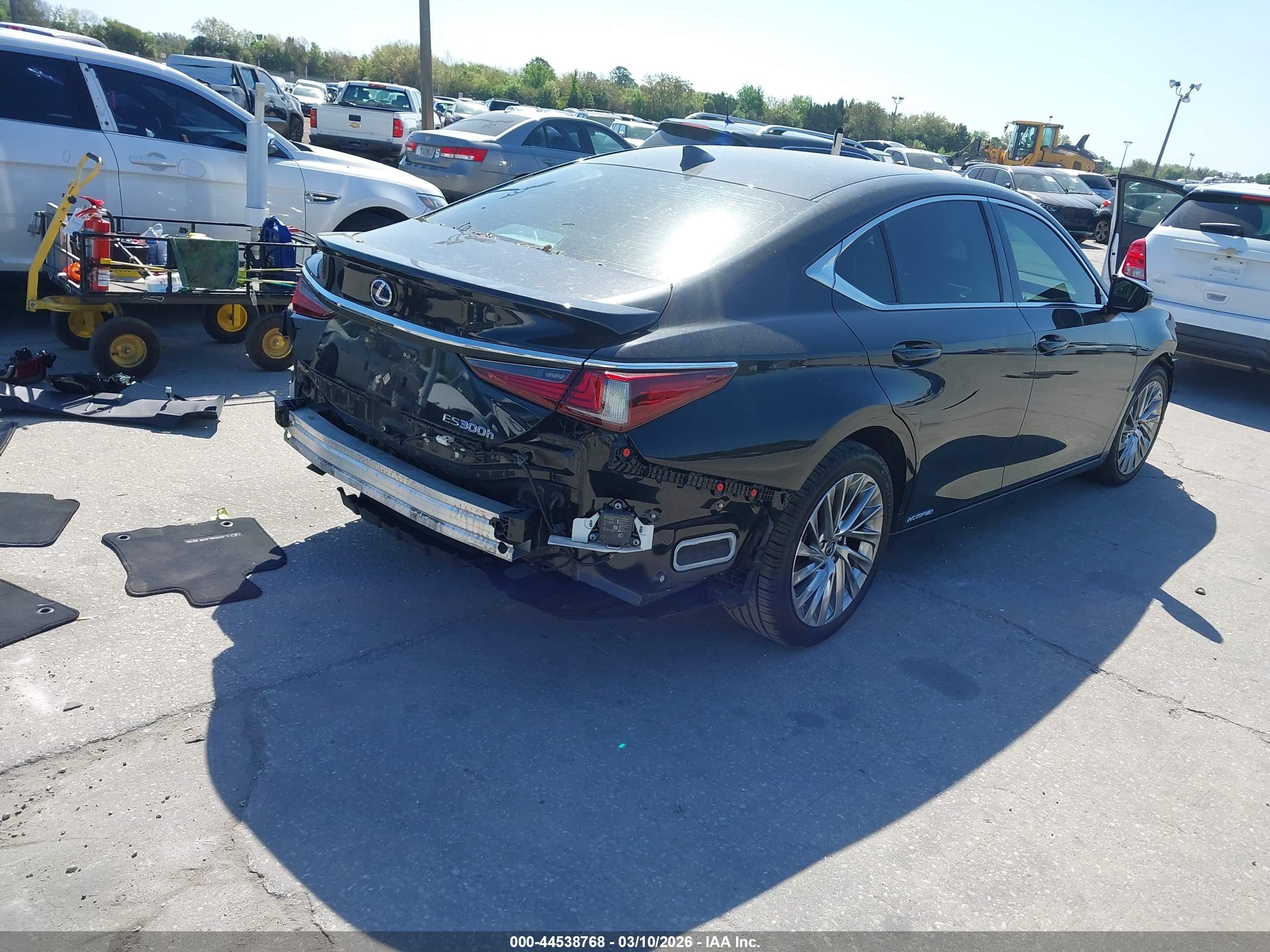 LEXUS ES image 4