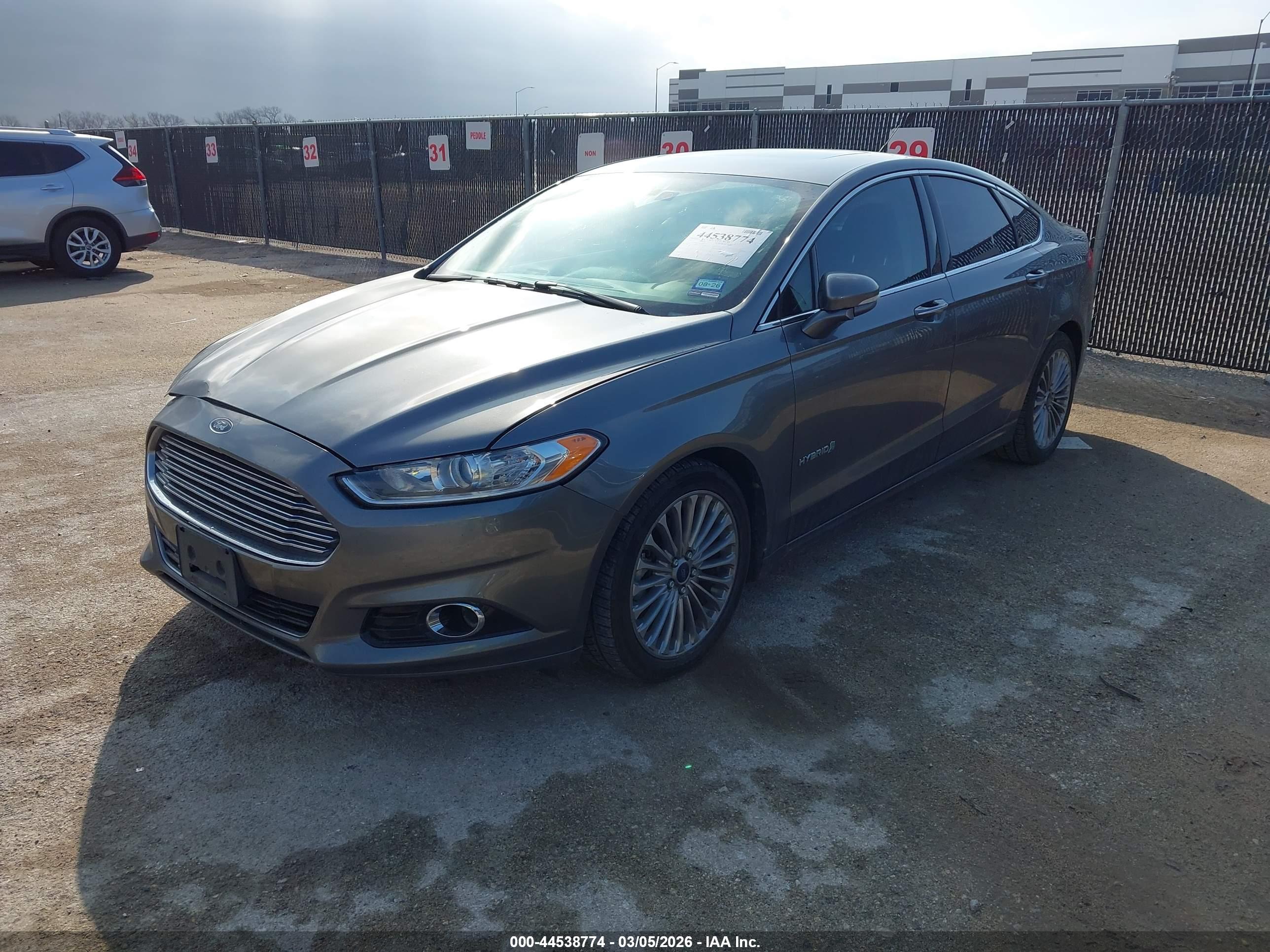 FORD FUSION image 2