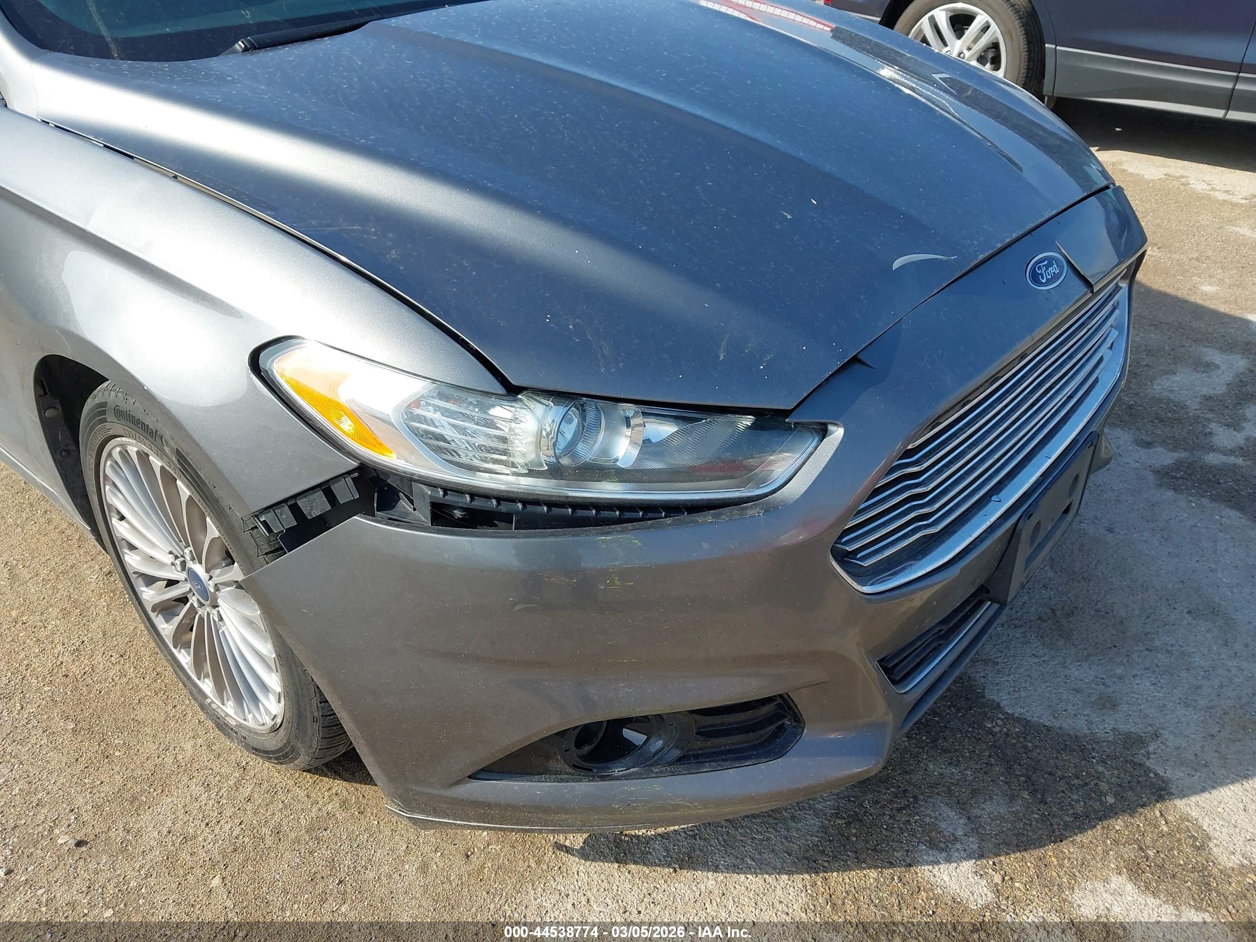 FORD FUSION image 6