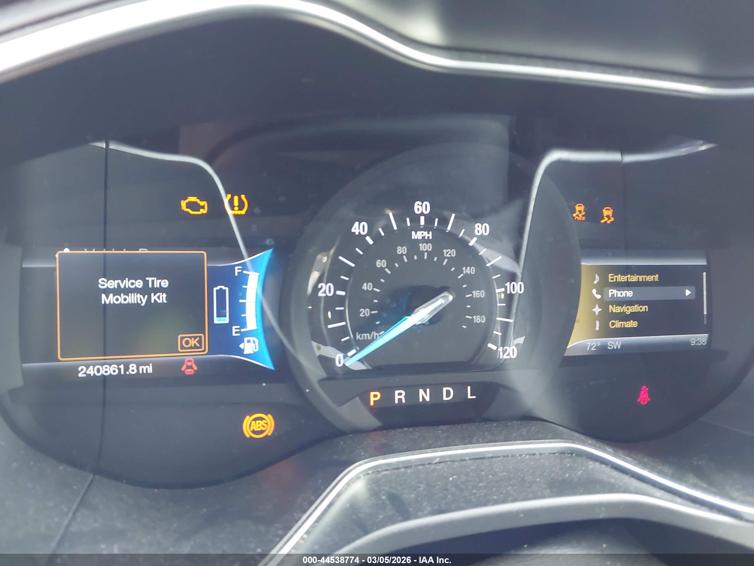 FORD FUSION image 7