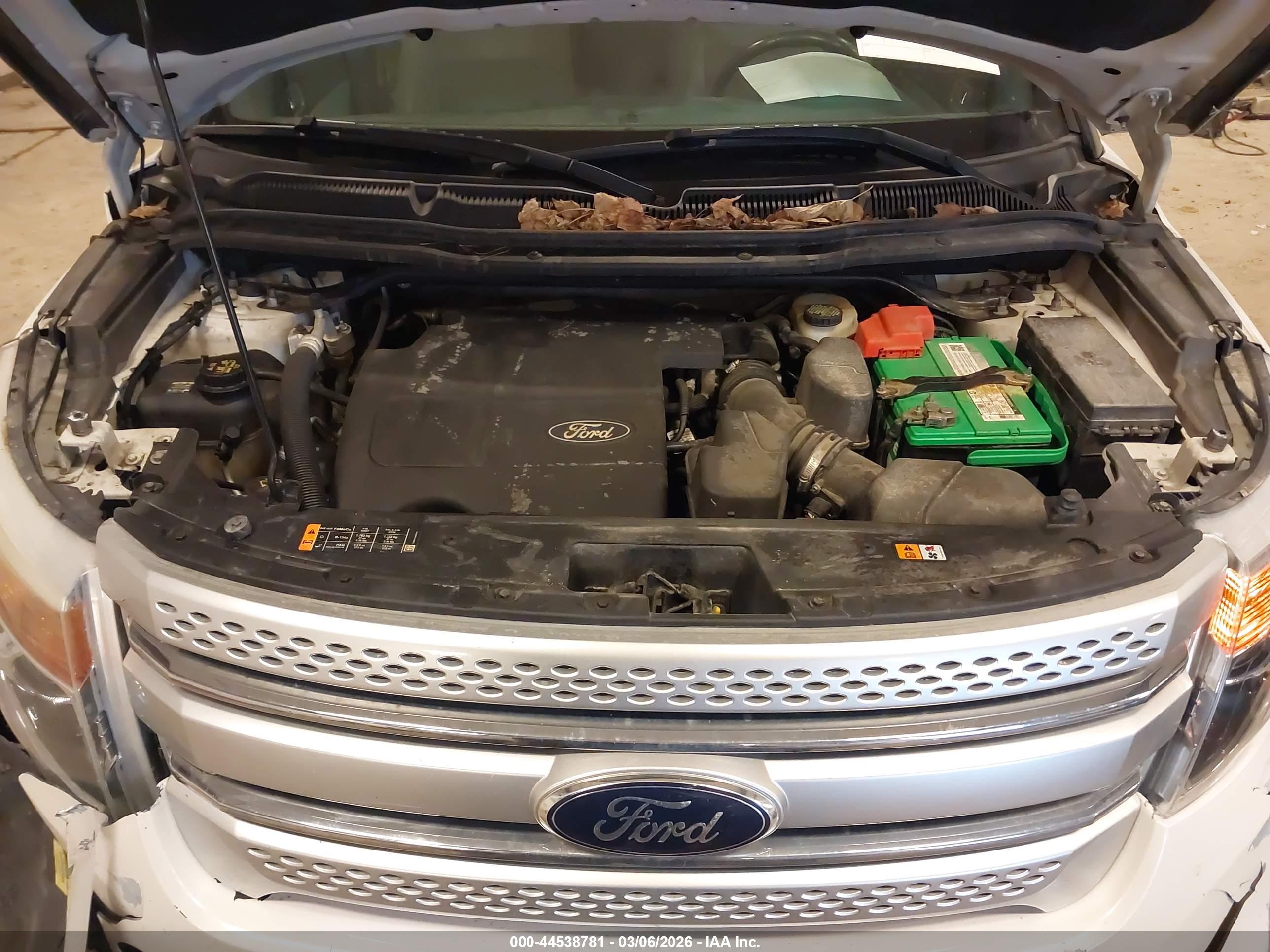 FORD EXPLORER image 10