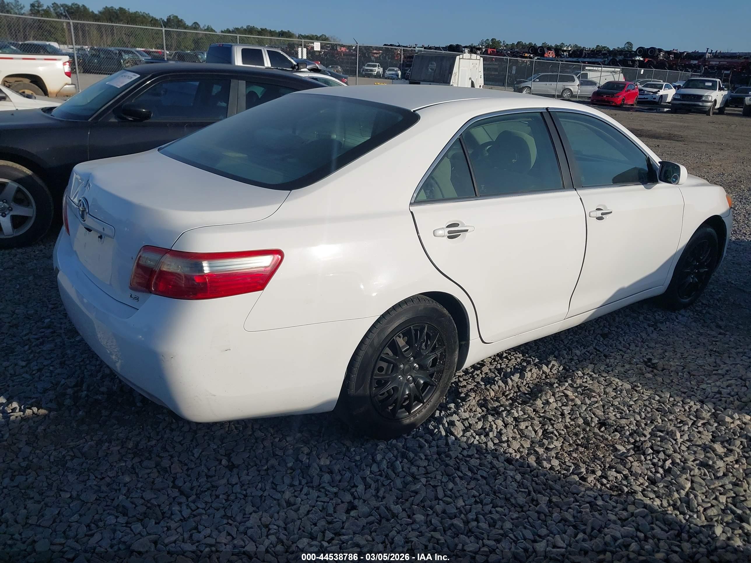 TOYOTA CAMRY image 4